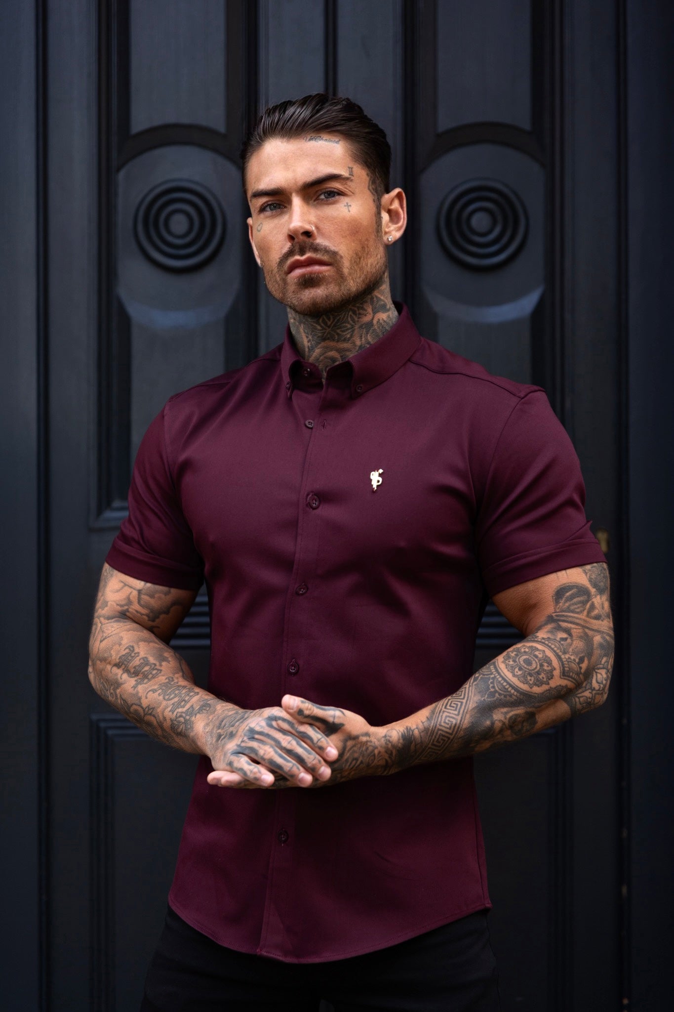 Super Slim Stretch Burgundy Denim Short Sleeve with Gold Metal Decal and Button Down Collar - FS1045
