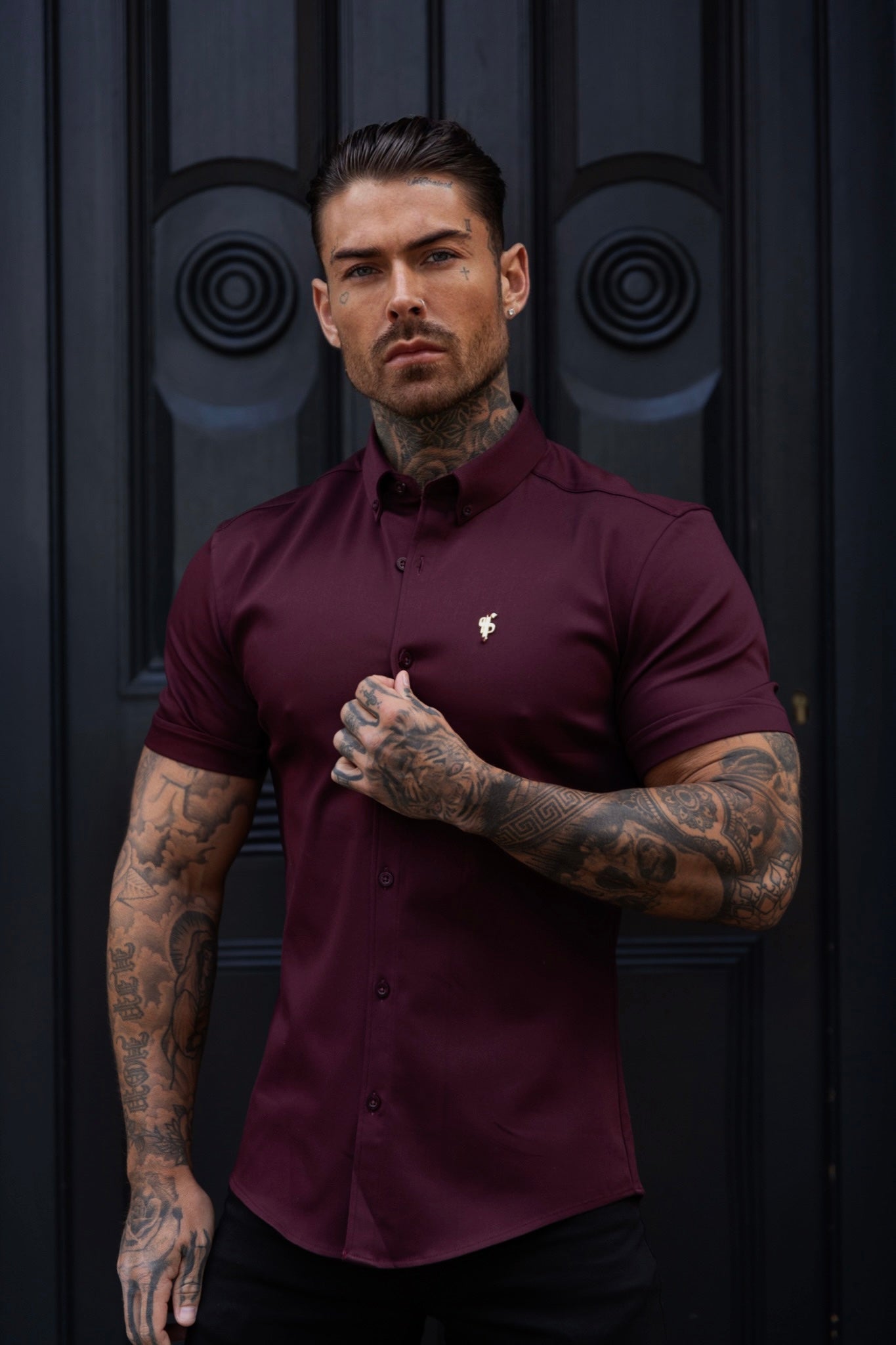 Super Slim Stretch Burgundy Denim Short Sleeve with Gold Metal Decal and Button Down Collar - FS1045