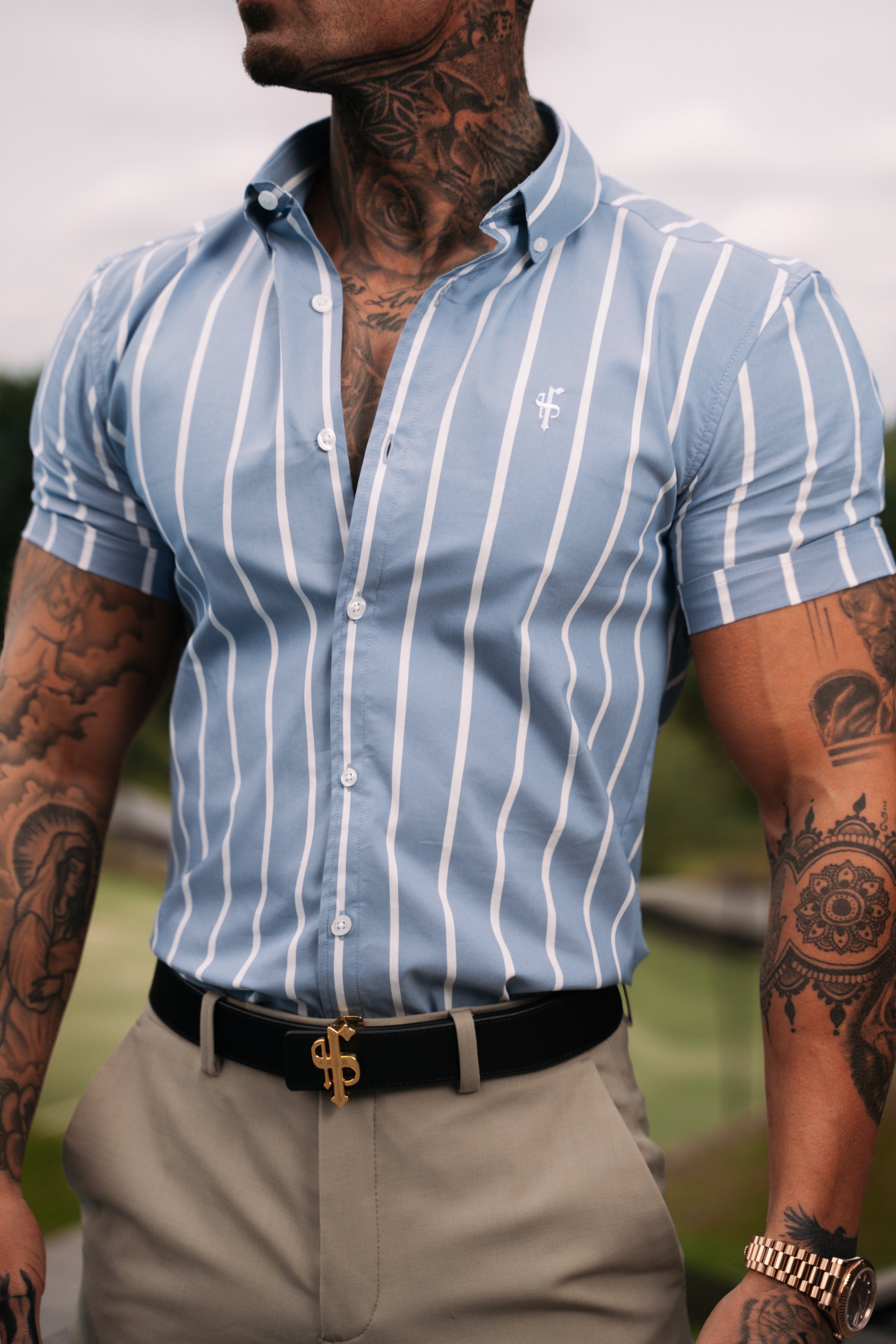 Classic Mid Blue and White Large Woven Stripe Short Sleeve - FS978