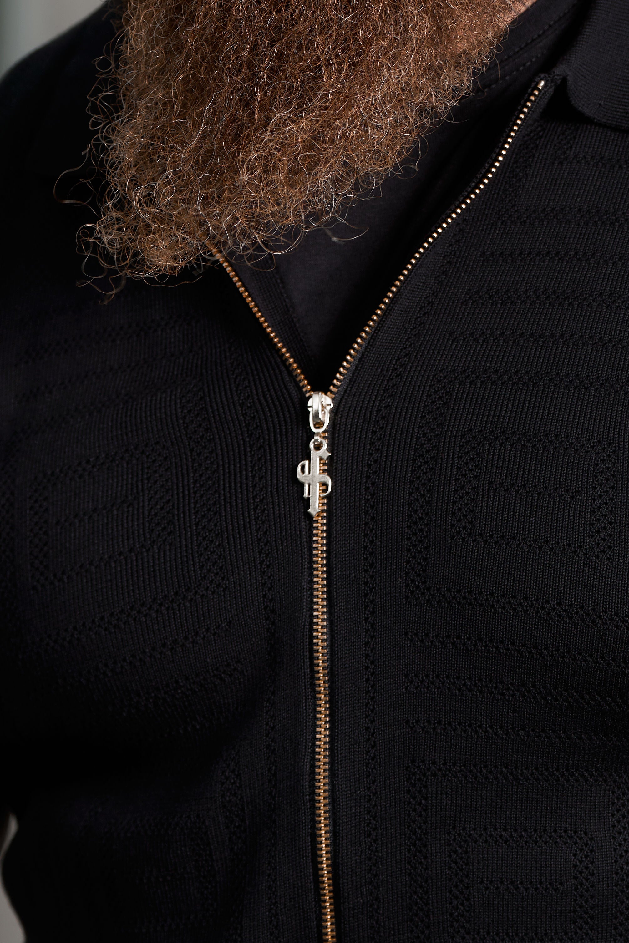 Classic Knitted Geo Design With Full Length Zip Black Short Sleeve - FSN147