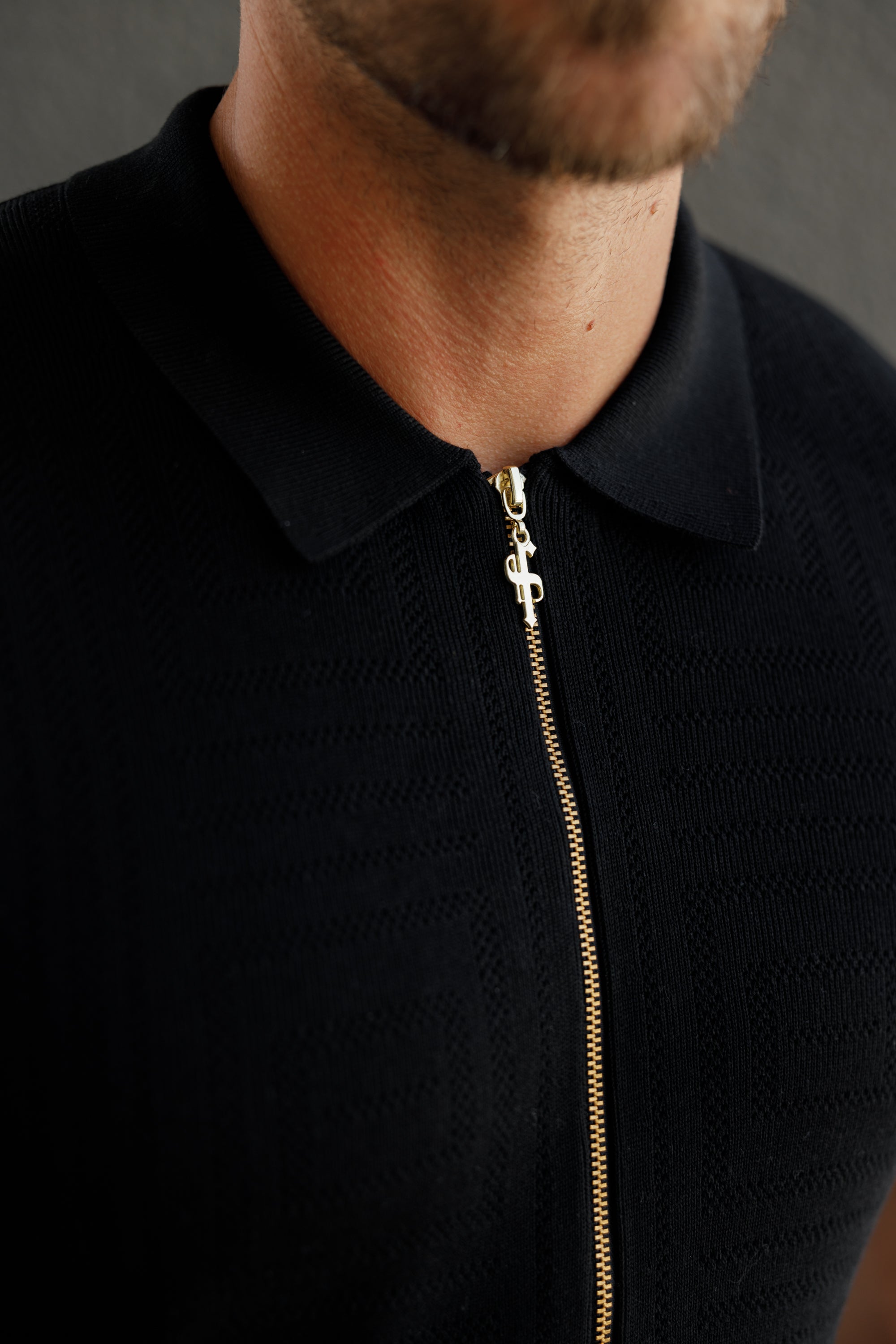 Classic Knitted Geo Design With Full Length Zip Black Short Sleeve - FSN147