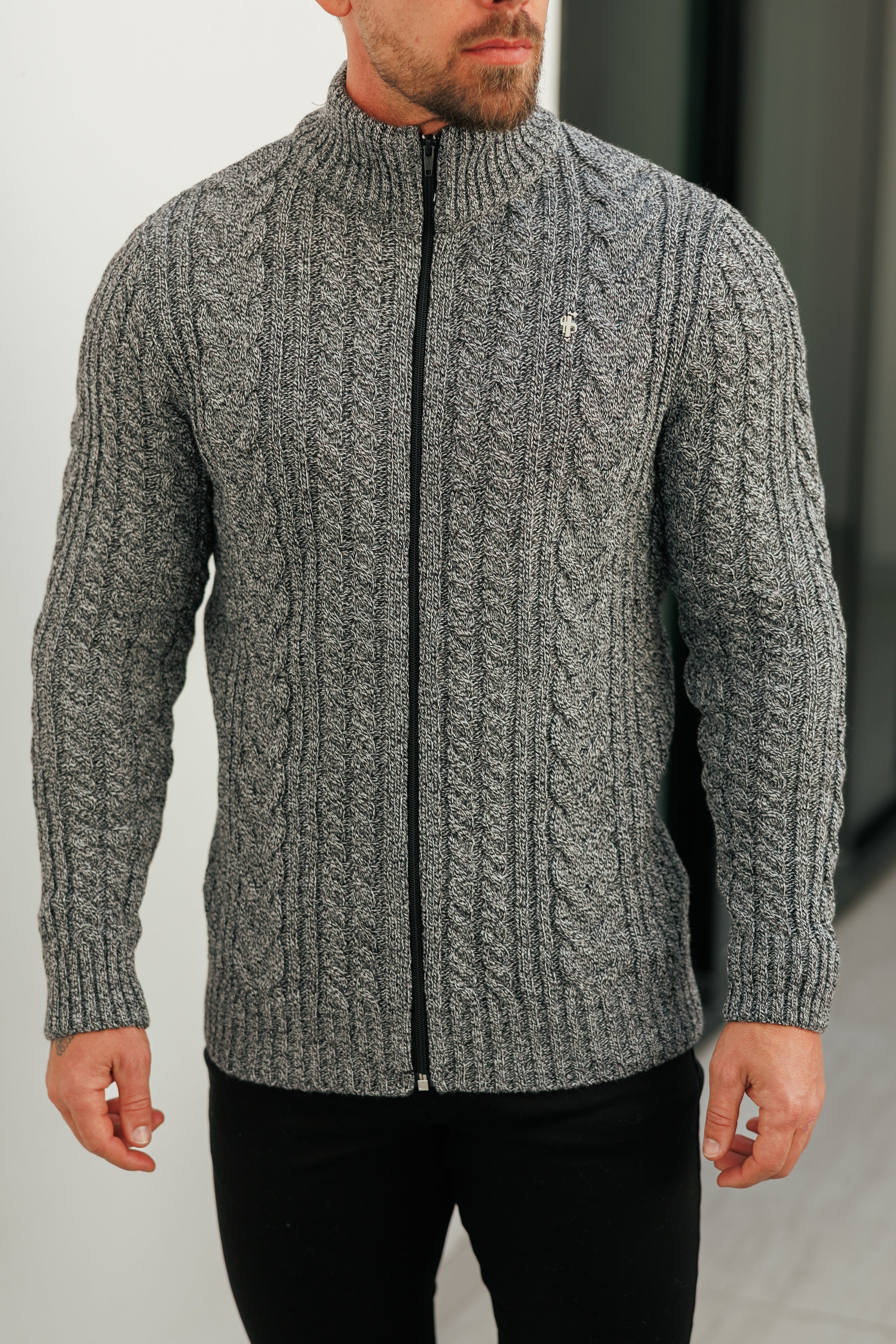Chunky Zipped Cardigan Black / White Two Tone - FSJ145