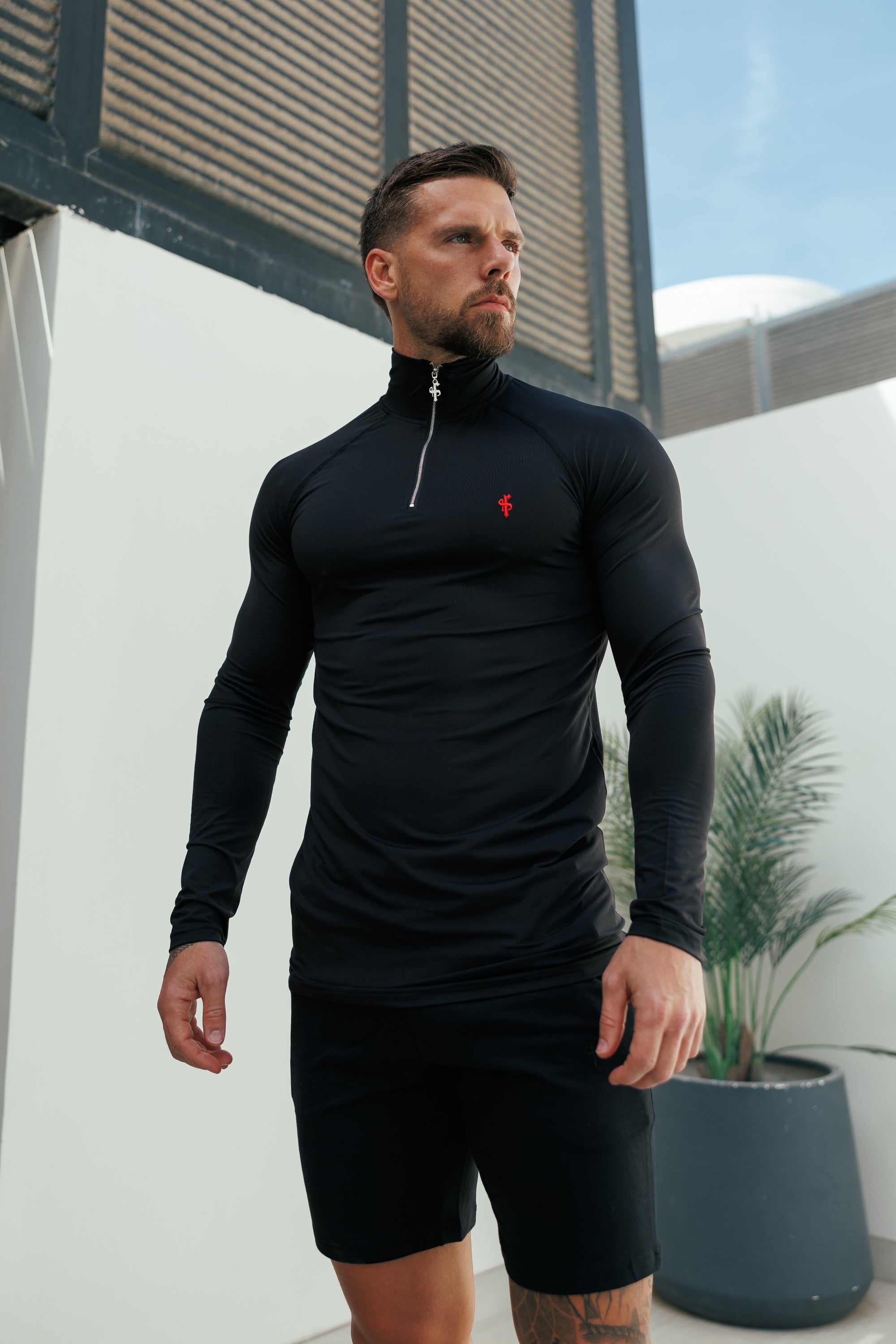 Muscle Fit Long Sleeve Black / Red Half Zip Gym Top - FSH1450