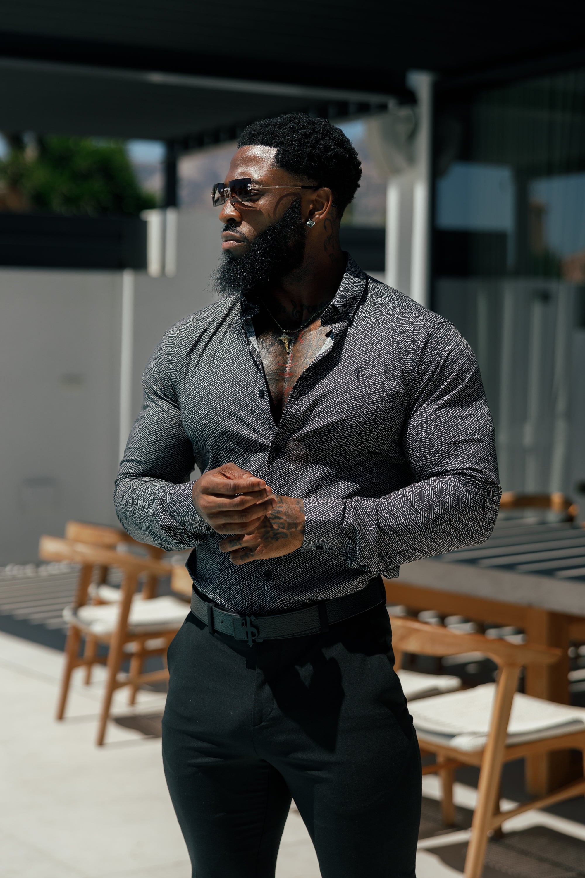 Super Slim Stretch Black and Off White Abstract Print Long Sleeve with Button Down Collar - FS786