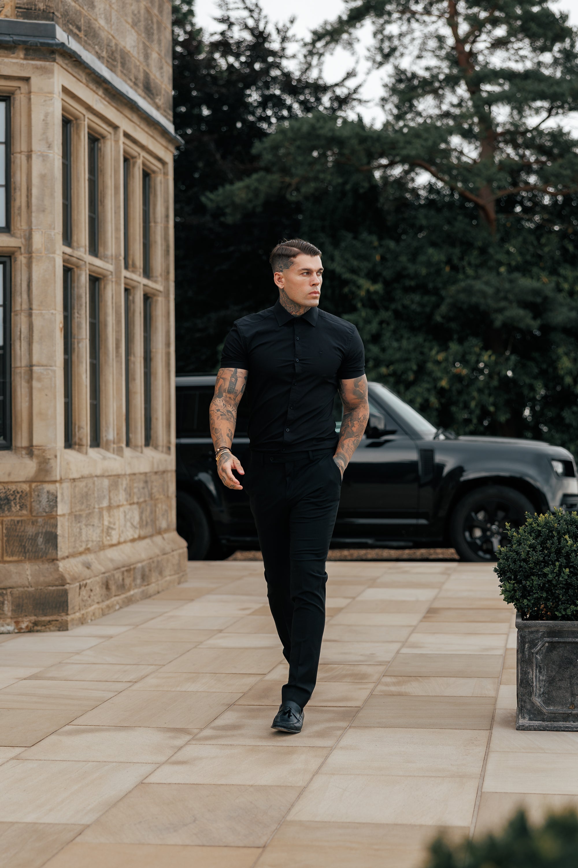 Muscle Fit Advanced Stretch Black Short Sleeve with Cutaway Collar - FS1159