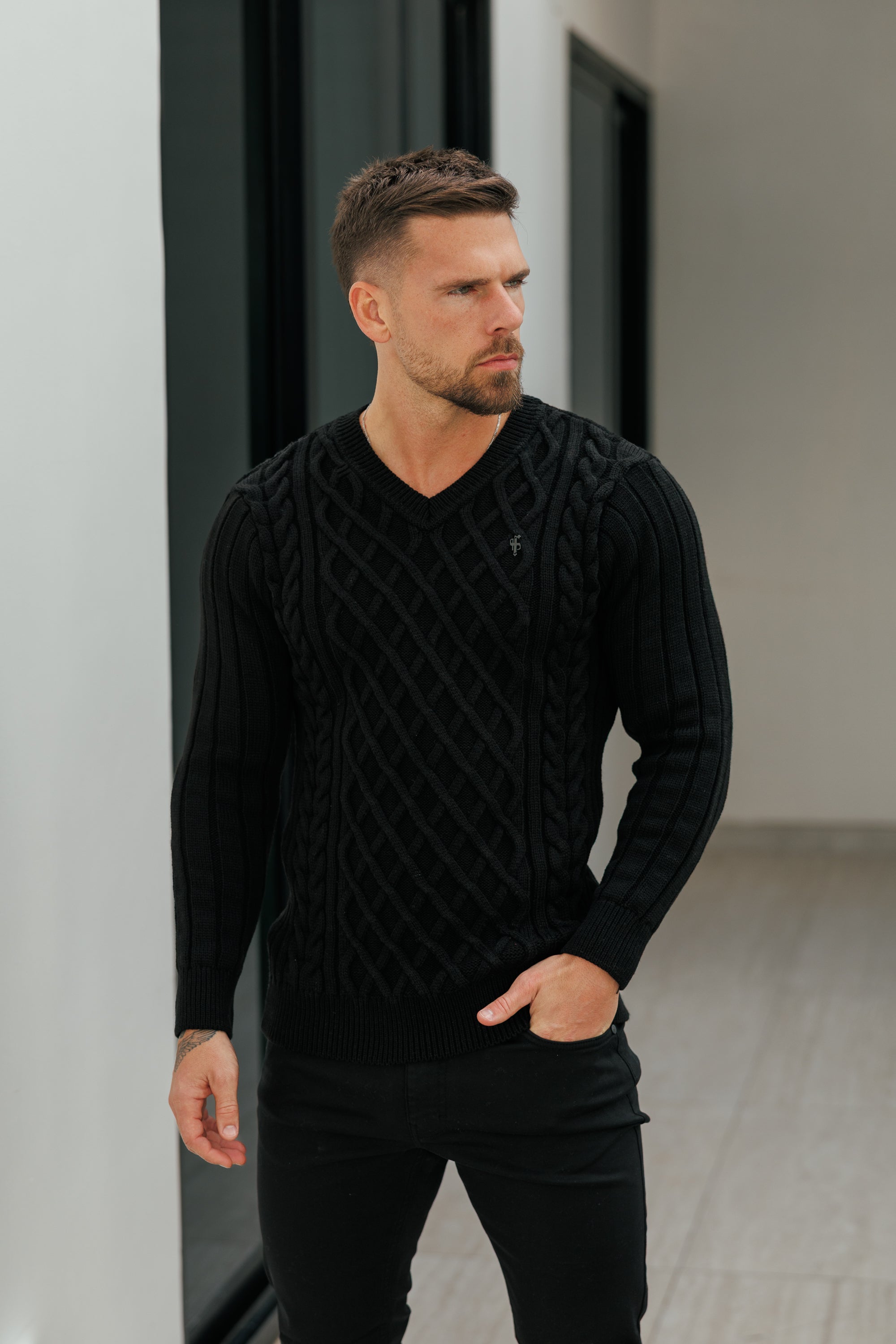 Diamond Black V Neck Jumper - FSJ152