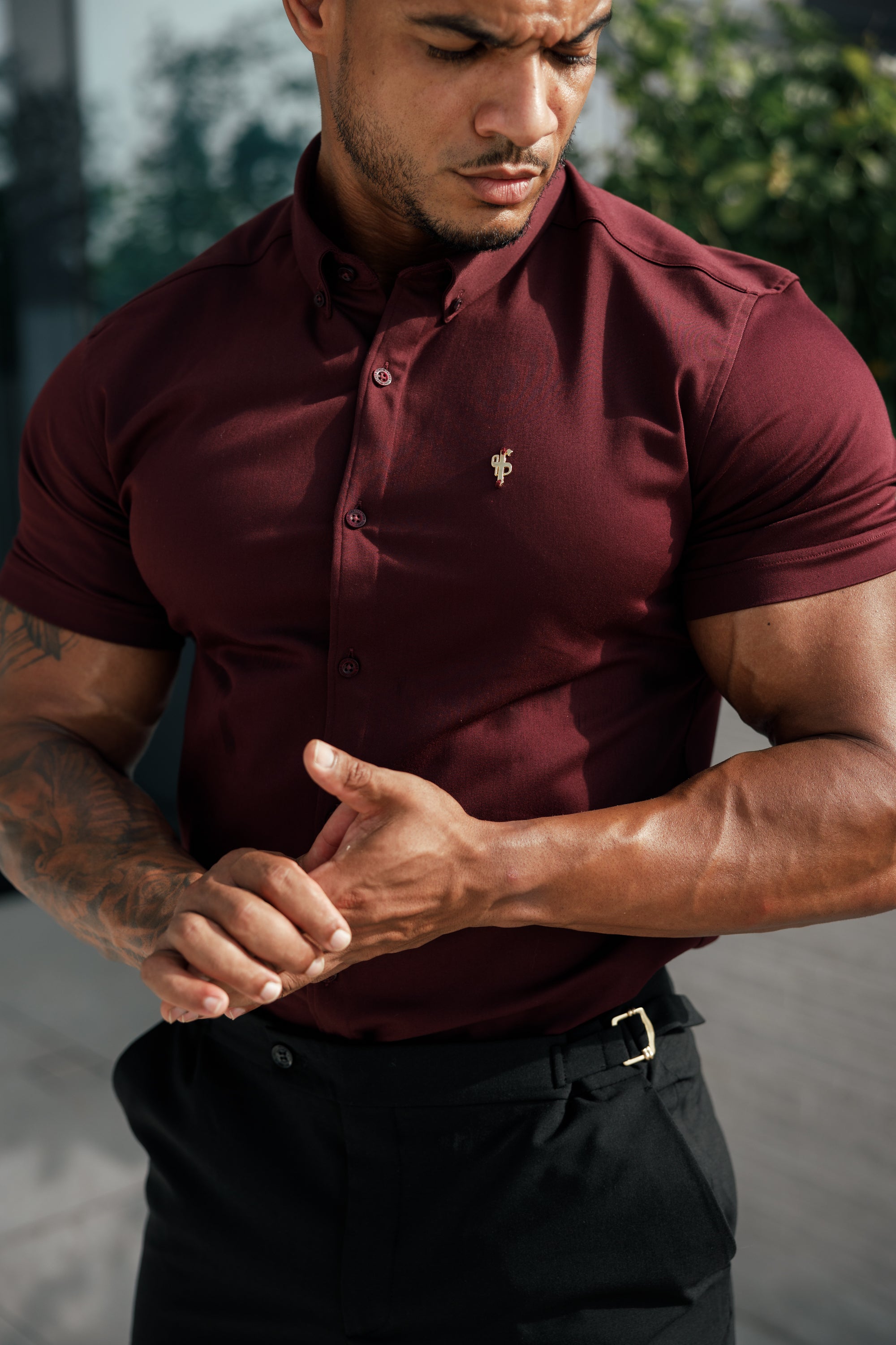Super Slim Stretch Burgundy Denim Short Sleeve with Gold Metal Decal and Button Down Collar - FS1045
