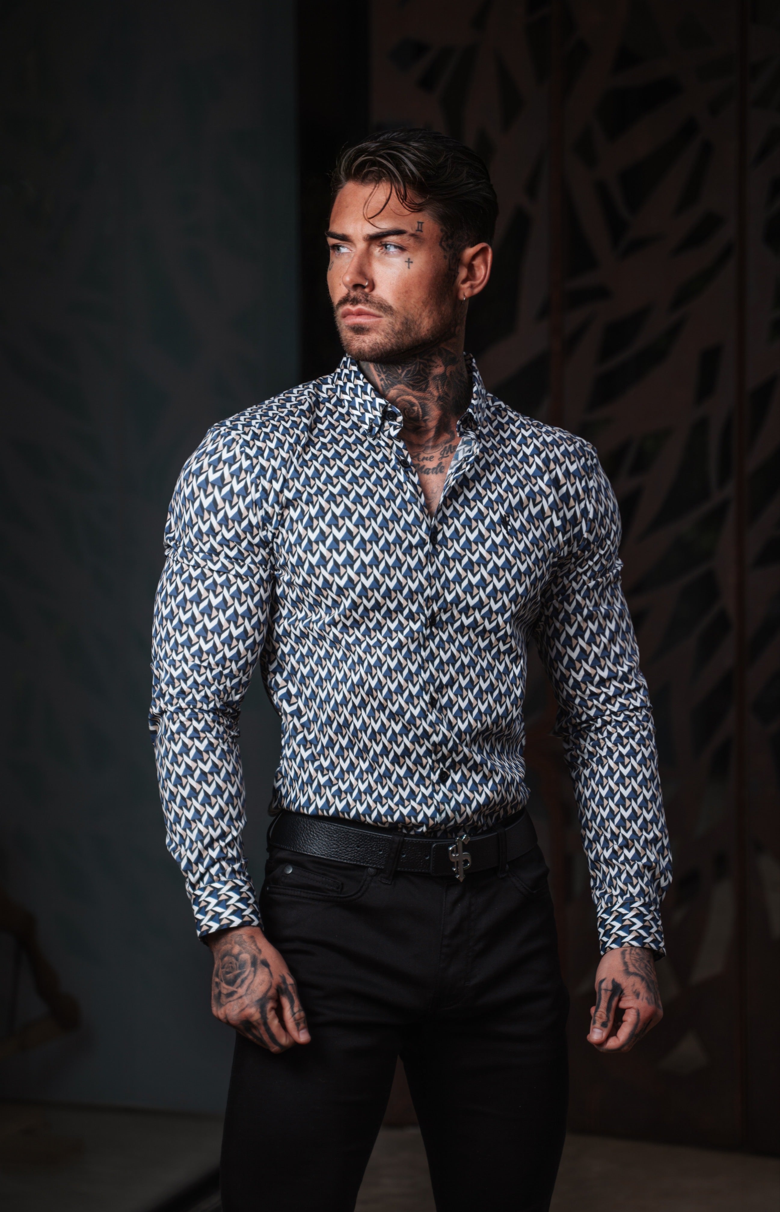 Super Slim Stretch Blue / Beige Chevron Print Long Sleeve with Button Down Collar - FS902