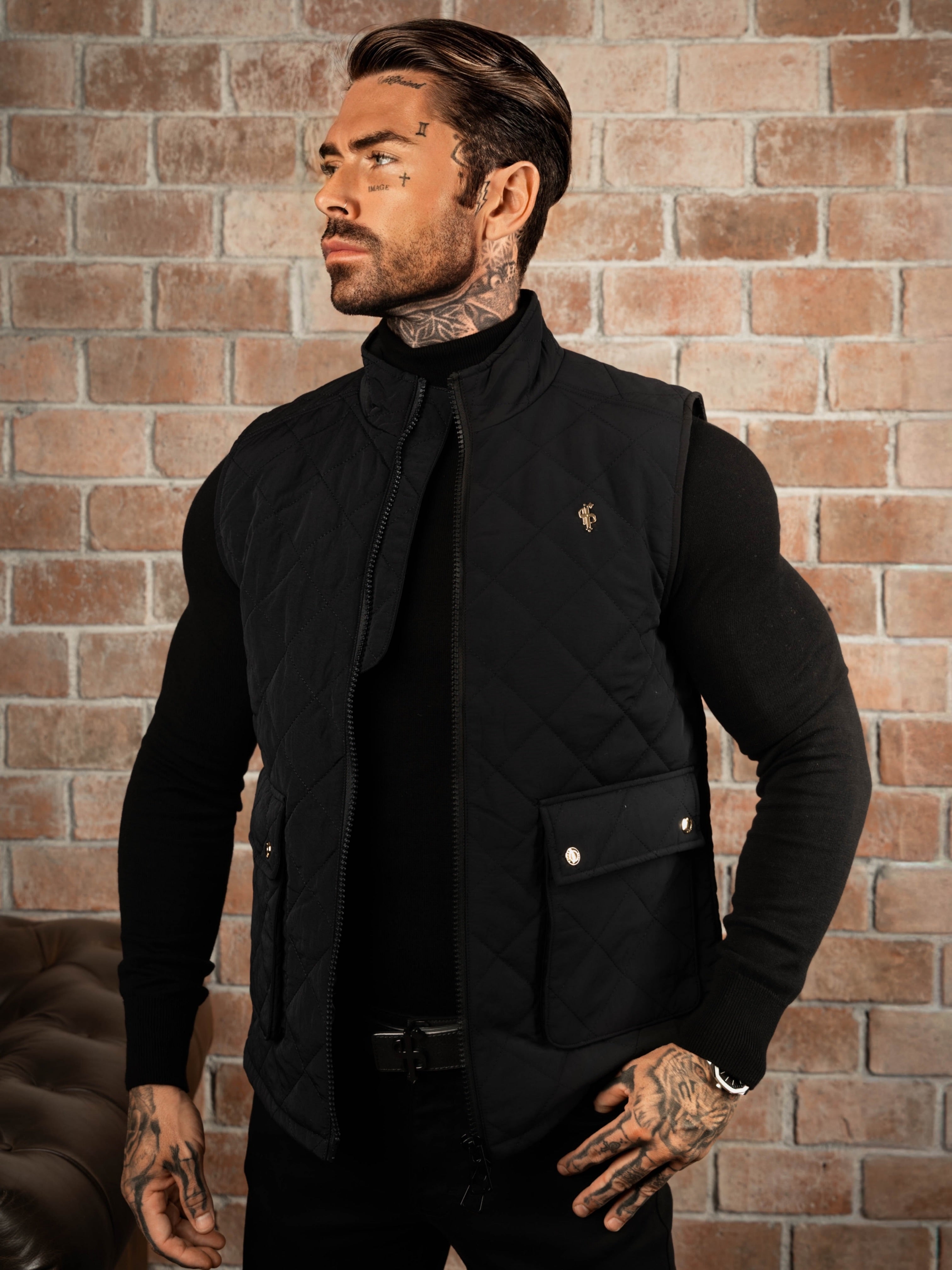 Black Padded Gilet With Front Pockets - FSN209