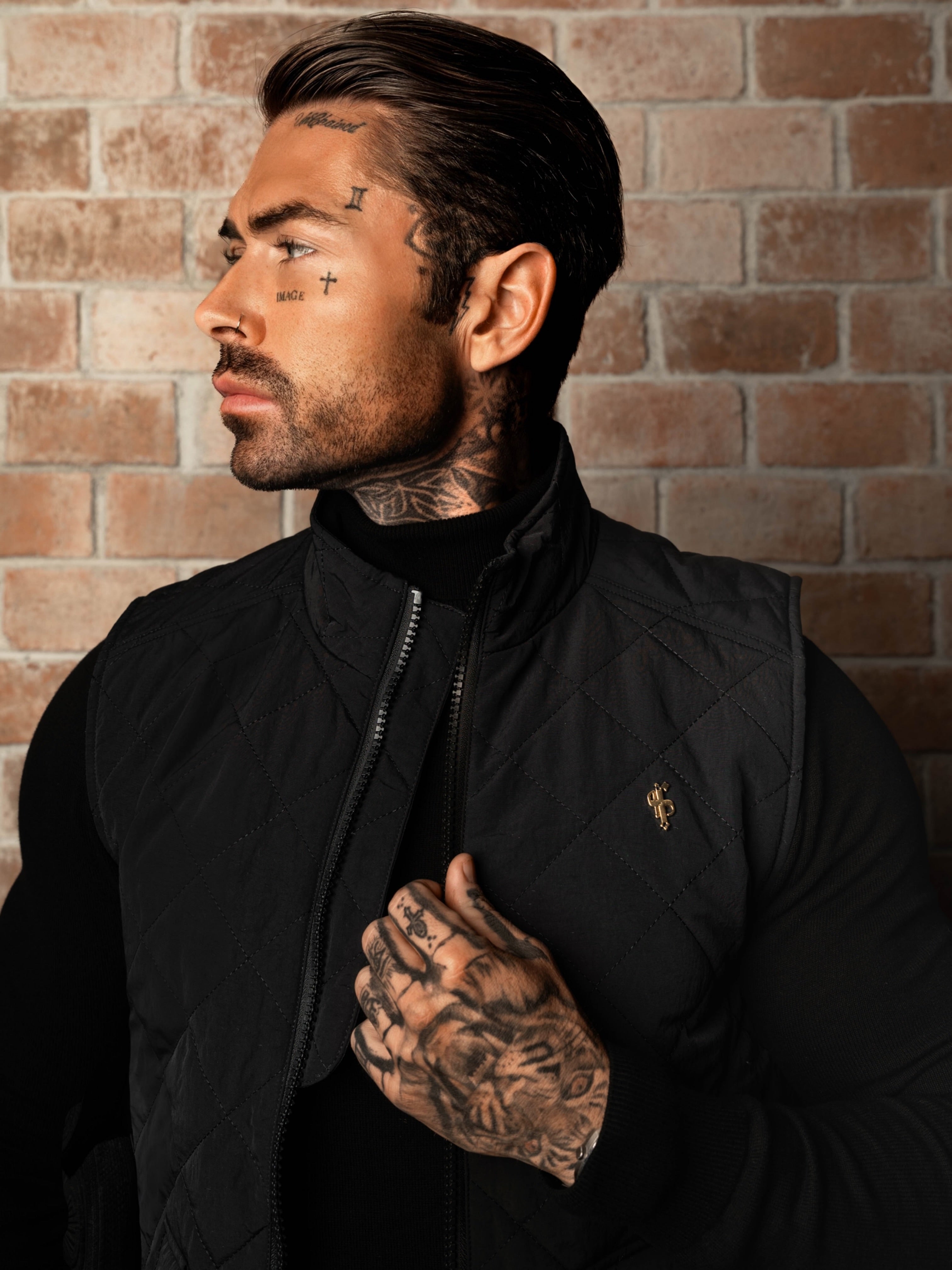 Black Padded Gilet With Front Pockets - FSN209