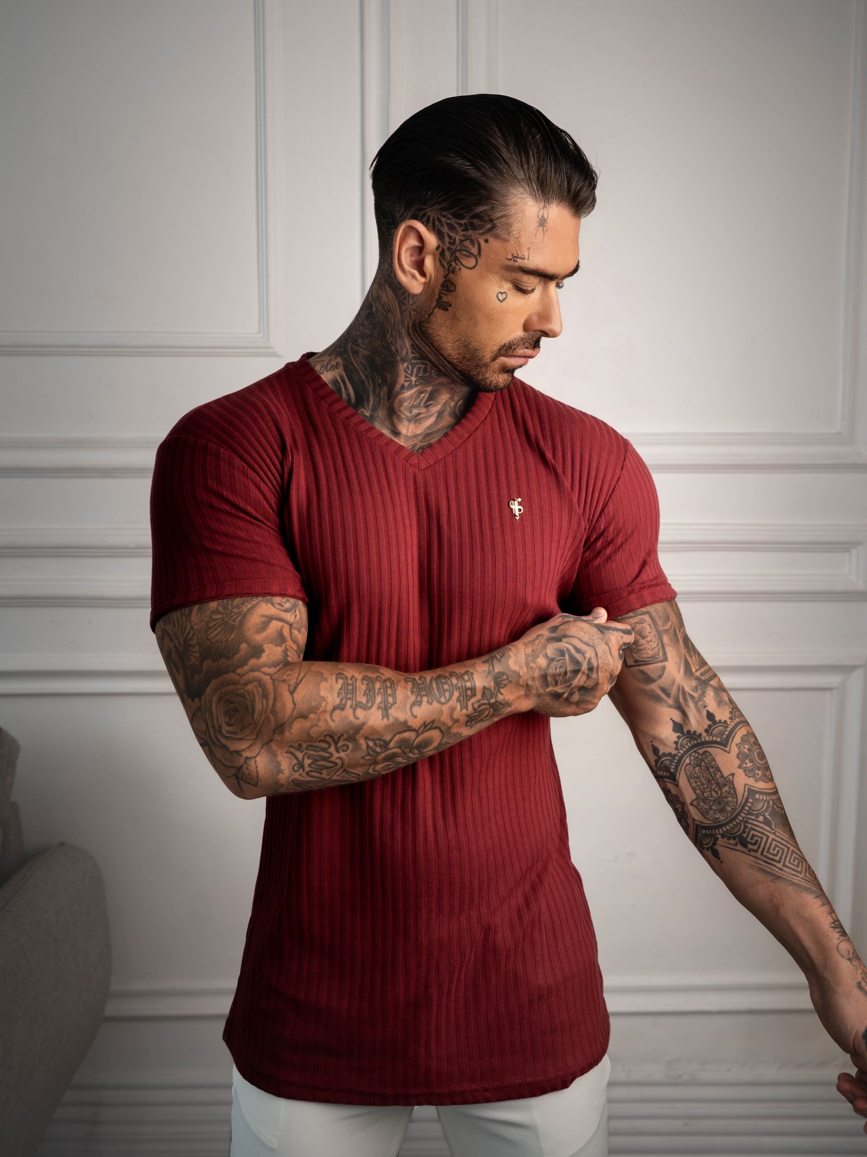 Super Slim Burgundy / Gold V Neck Ribbed Crew - FSH1367