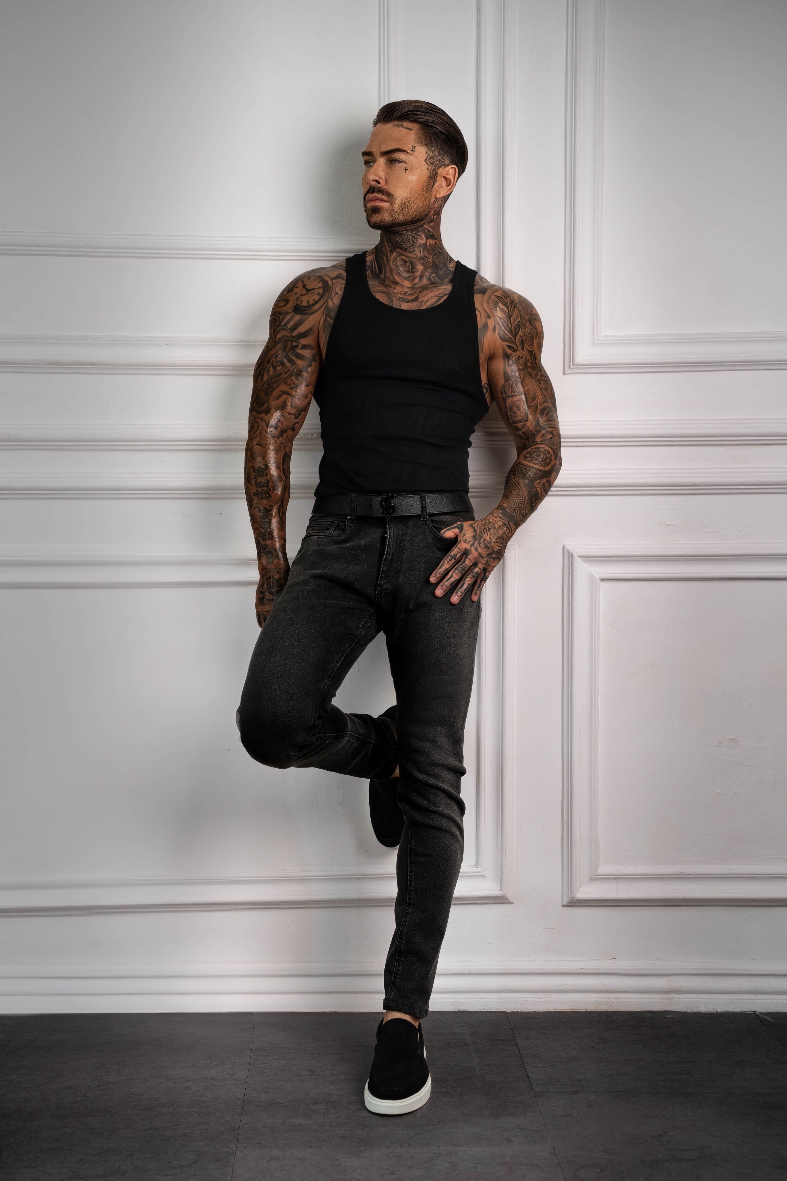 Black Distressed Stretch Relaxed Jeans - FSJEAN018