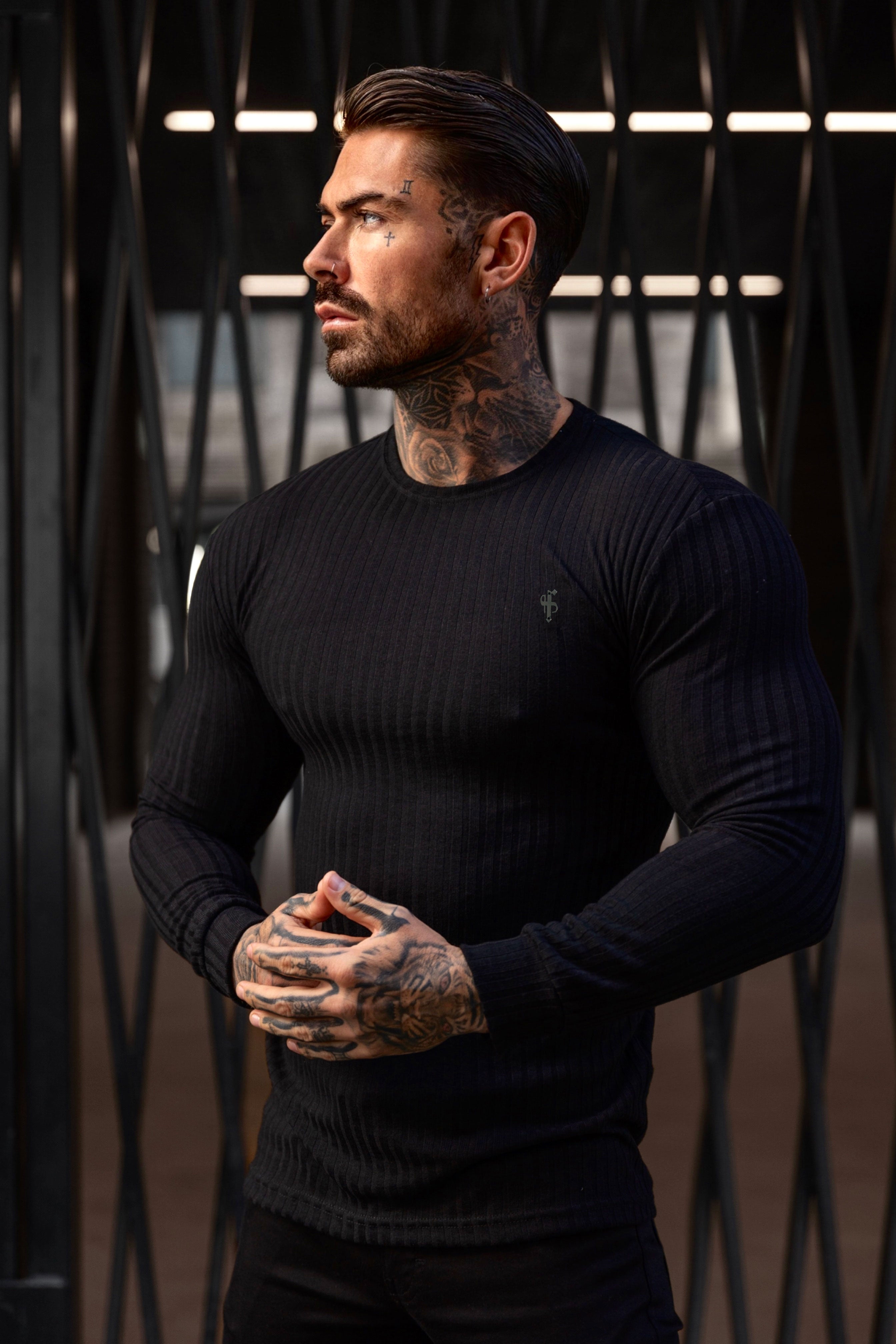 Super Slim Black Ribbed Knit Jumper With Black Metal Emblem - FSH1443
