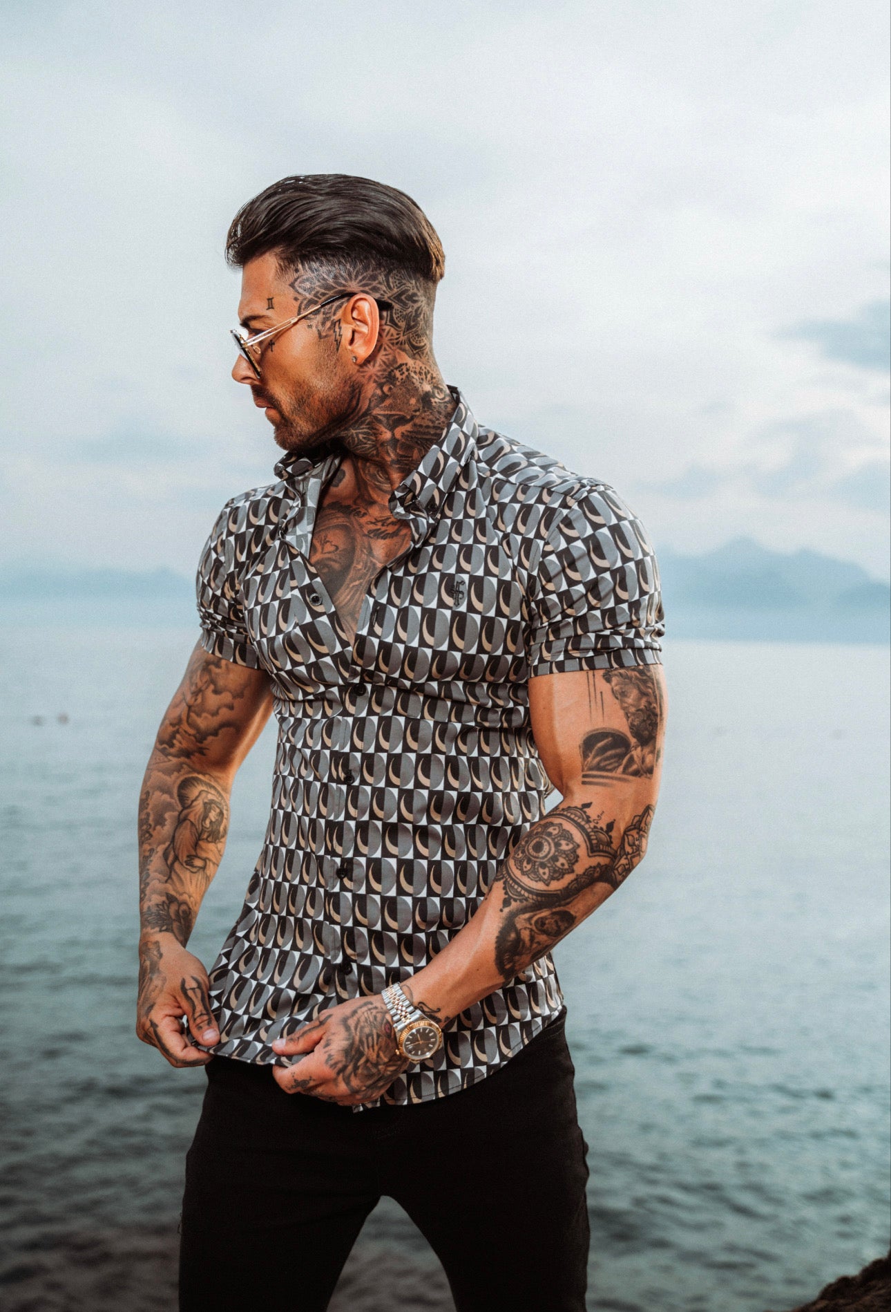 Super Slim Stretch Large Print Short Sleeve with Button Down Collar
