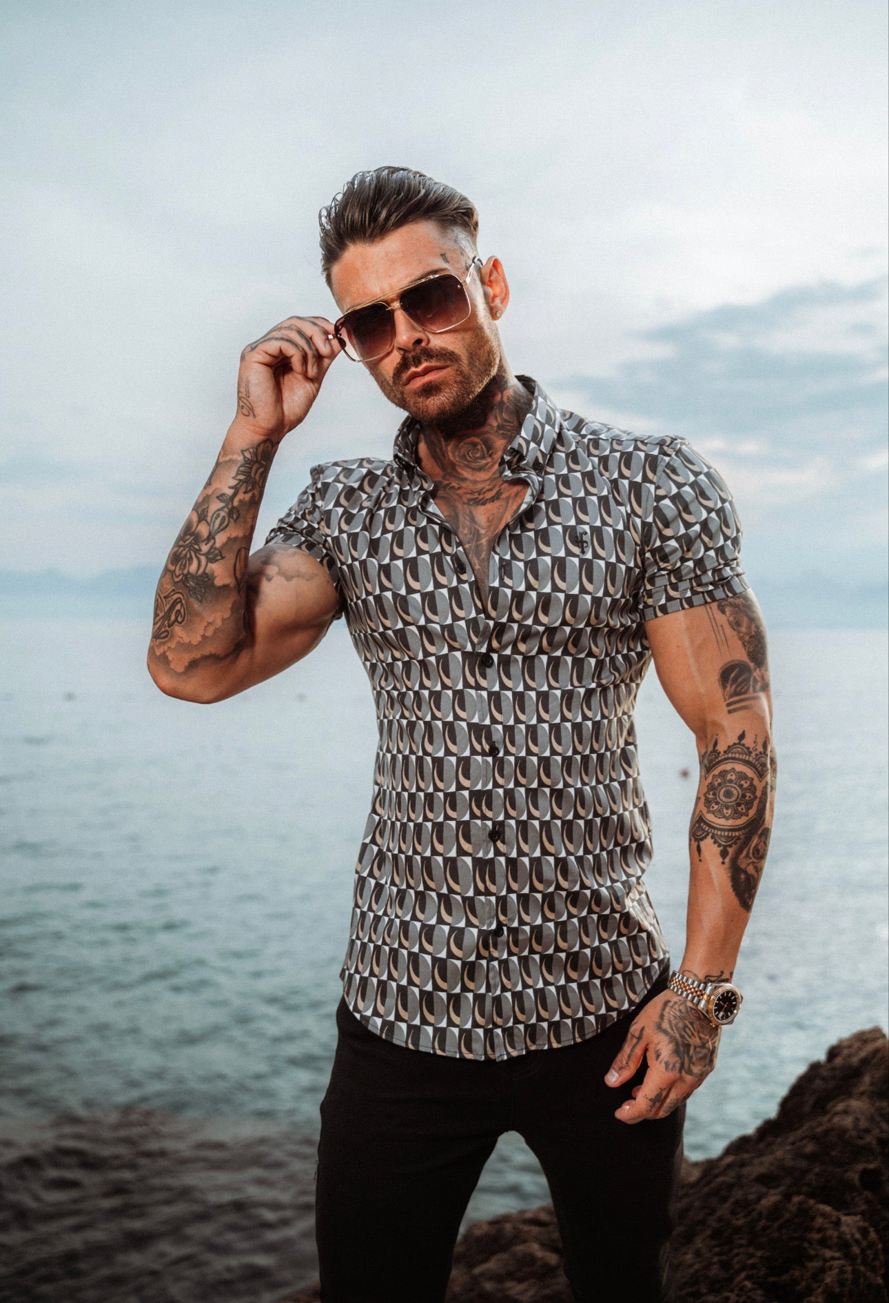 Super Slim Stretch Black Multi Retro Print Short Sleeve with Button Down Collar - FS911