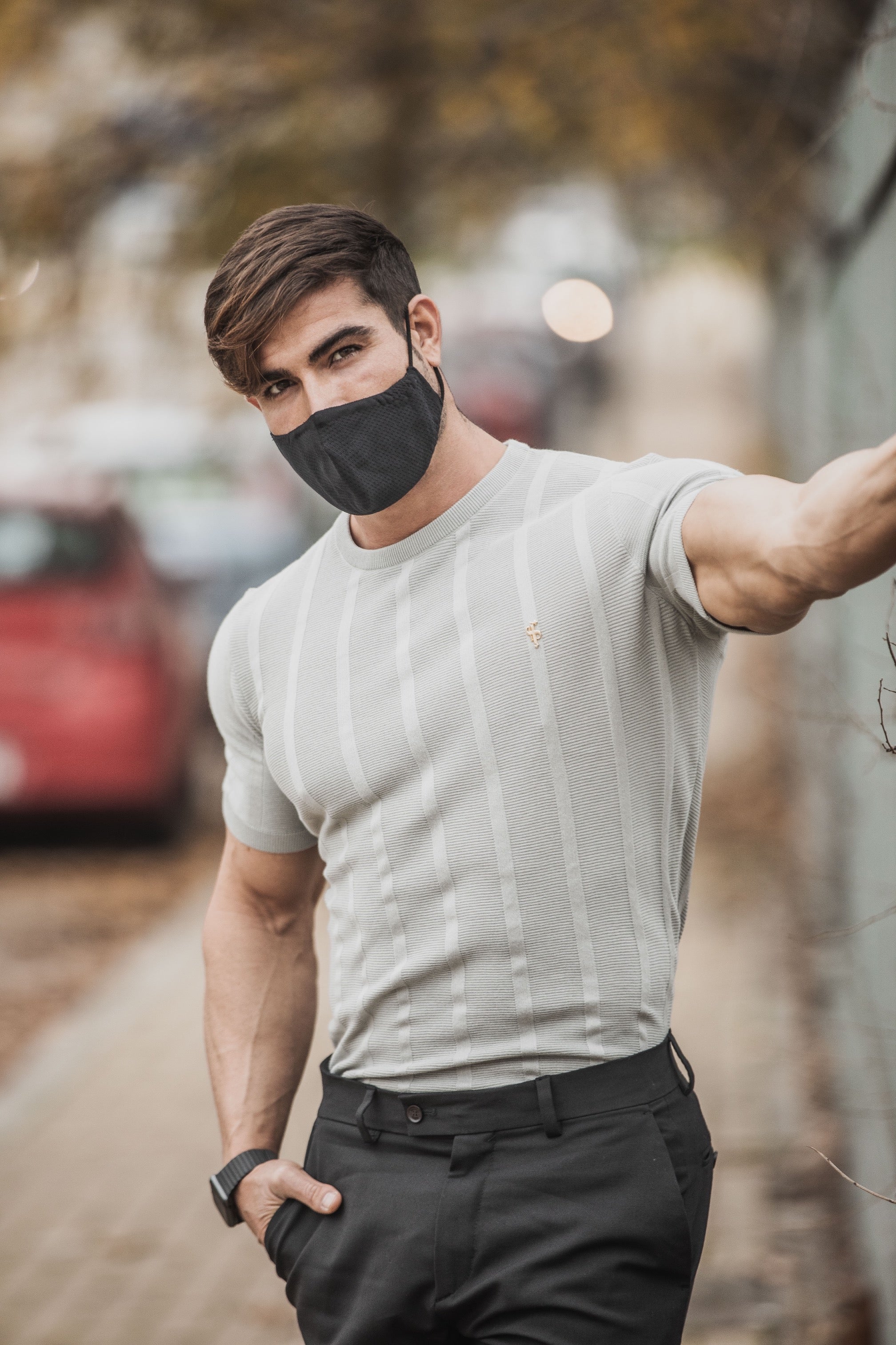 Classic Short Sleeve Light Grey Knitted Wide Rib Crew with Gold Emblem - FSH560