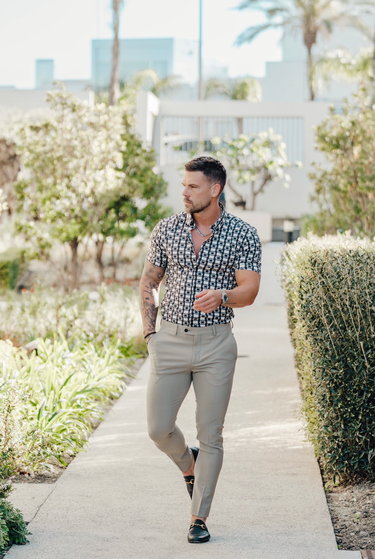 Super Slim Stretch Black / Cream / Taupe Link Print Short Sleeve with Button Down Collar - FS849