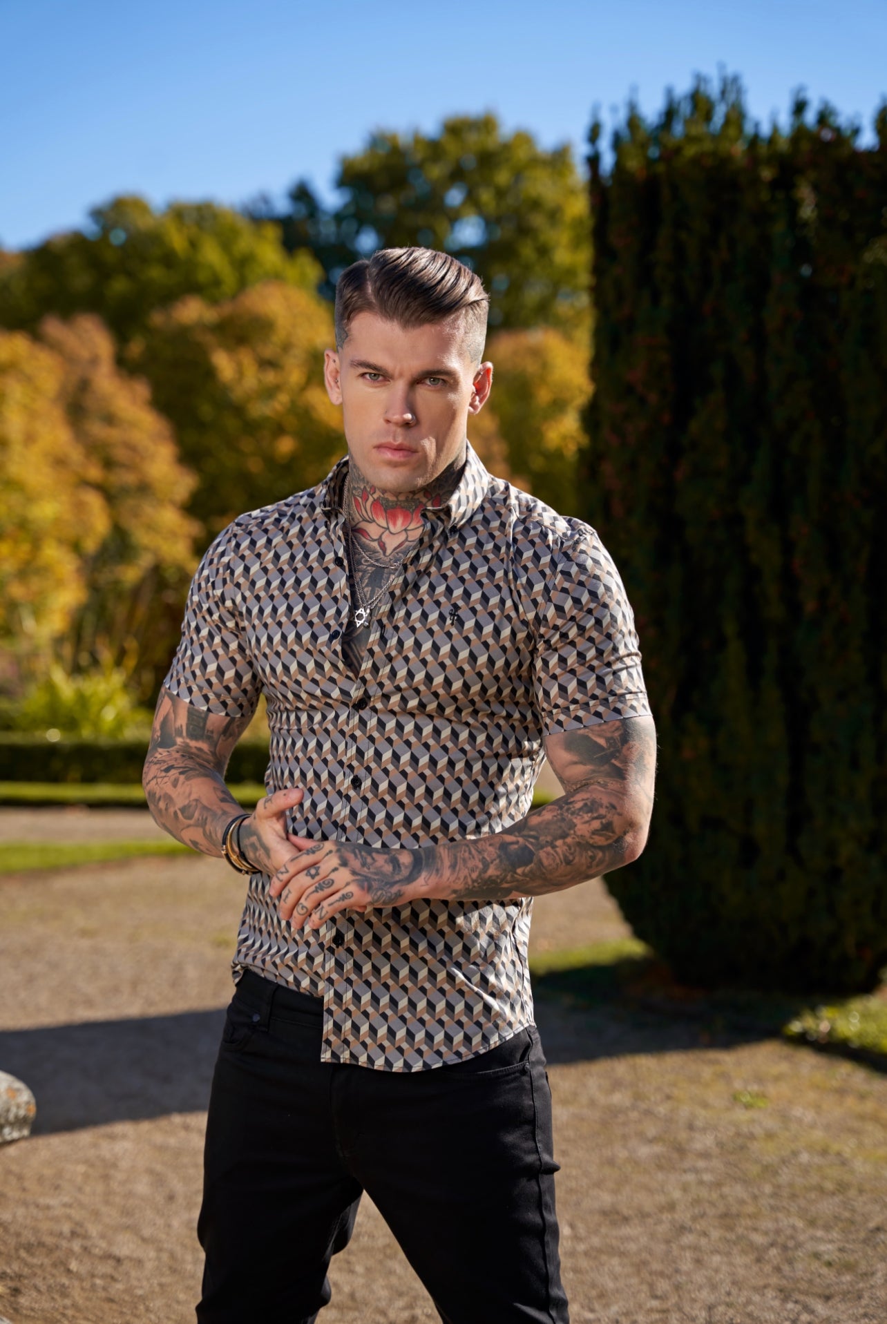 Super Slim Stretch Grey / Beige Chevron Print Short Sleeve with Button Down Collar - FS905