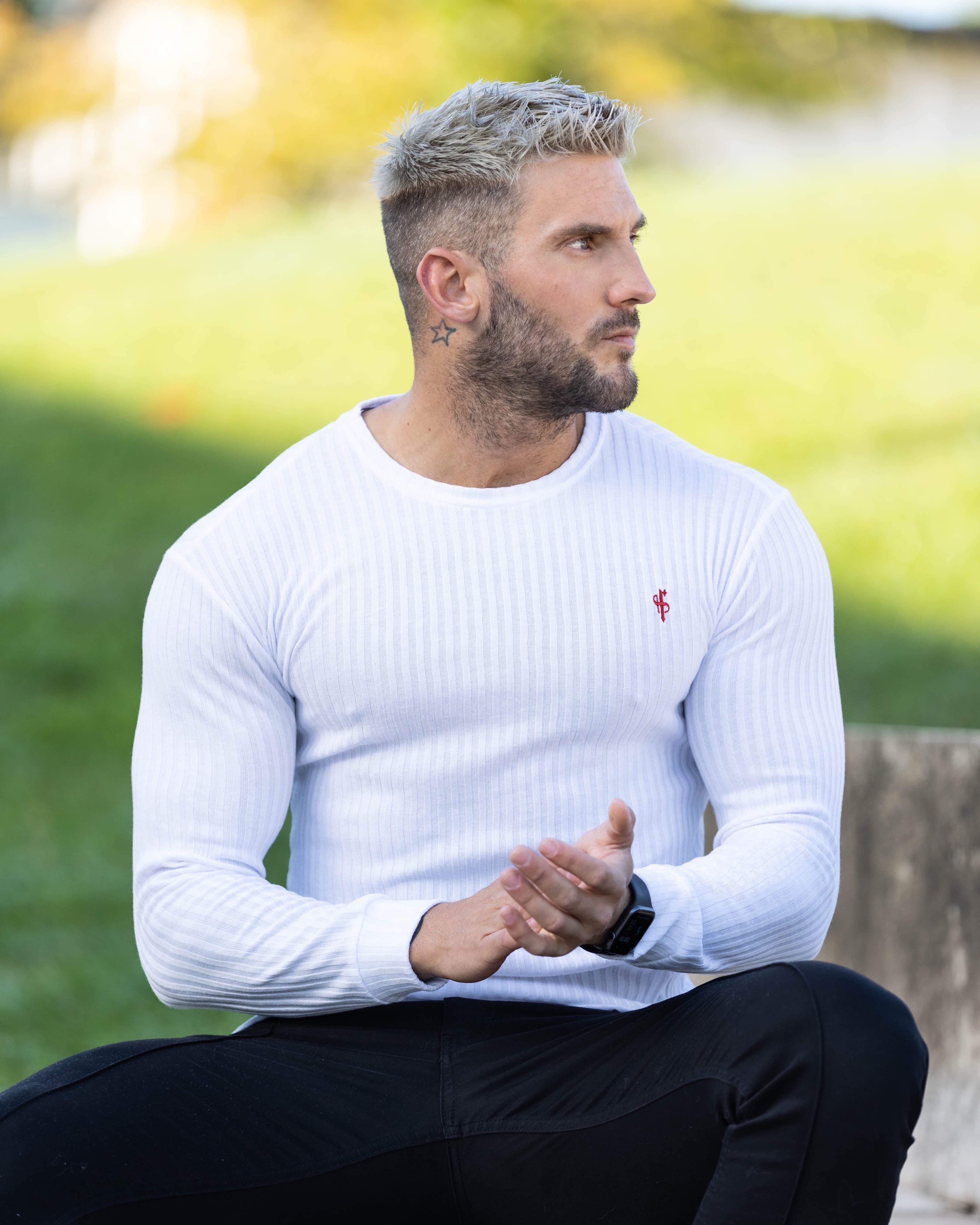 Classic White / Red Ribbed Knit Super Slim Crew - FSH771
