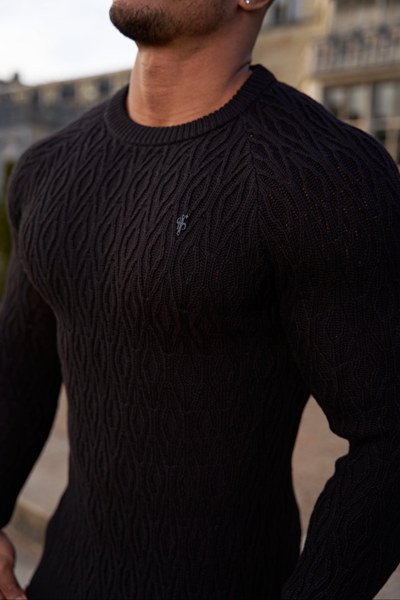 Black Knitted Elongated Diamond Crew Super Slim Raglan Jumper With Metal Decal - FSN051