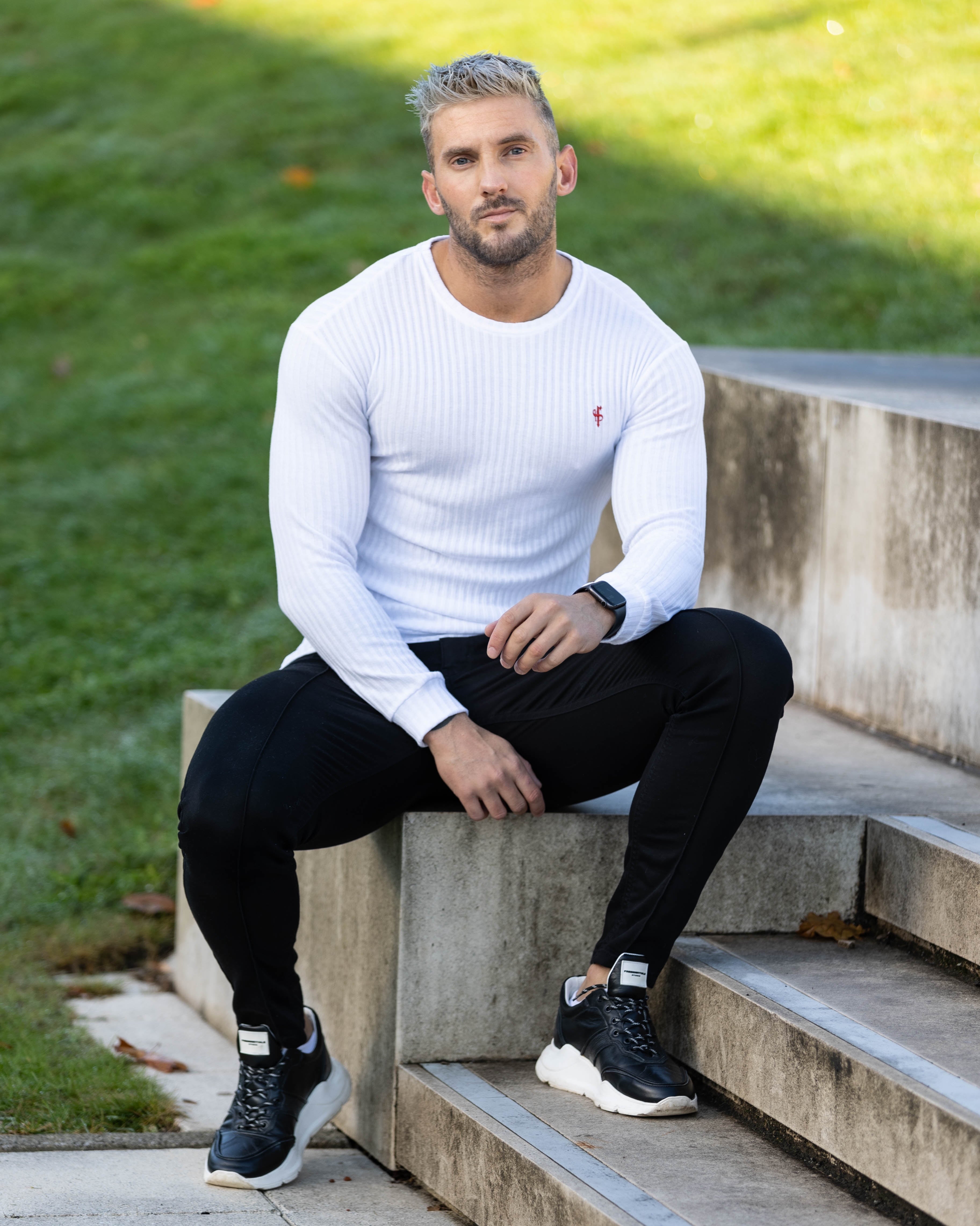 Classic White / Red Ribbed Knit Super Slim Crew - FSH771