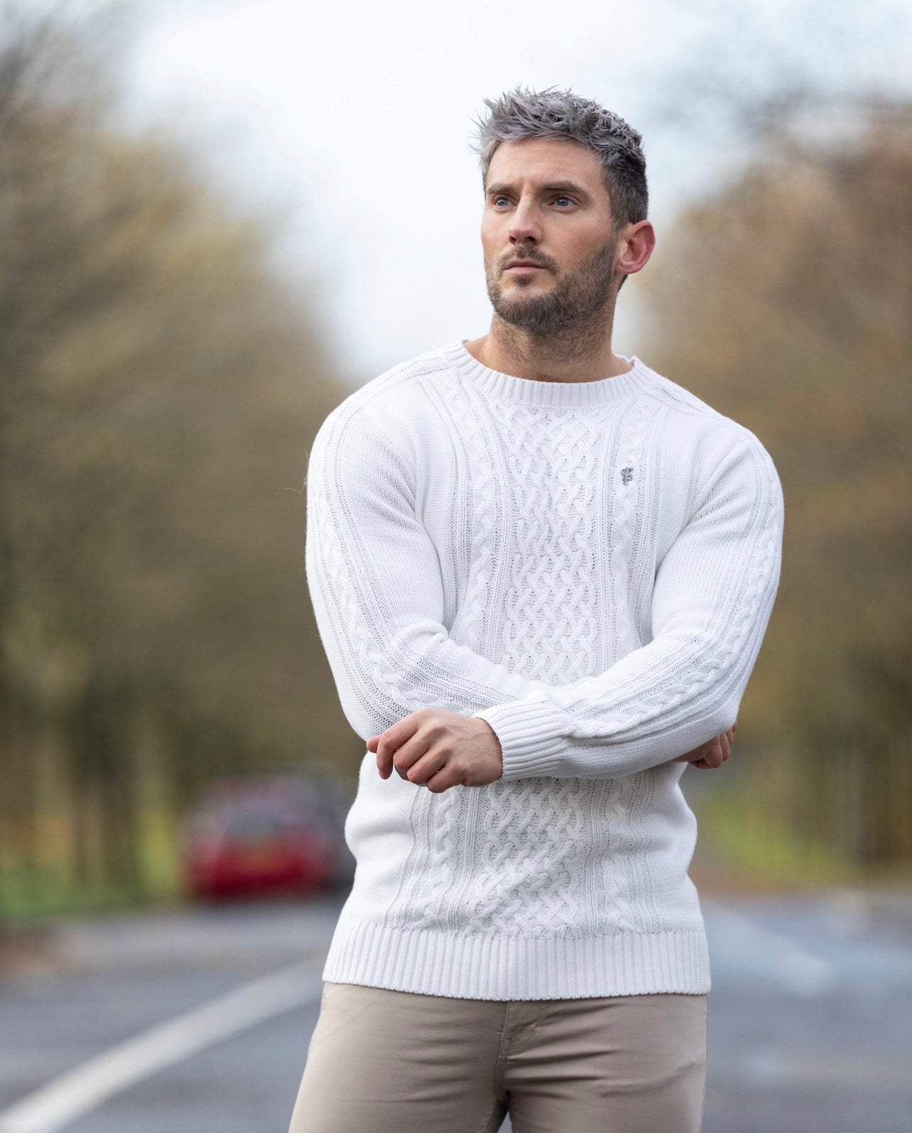 Off White Knitted Cable Saddle Crew Super Slim Jumper With Metal Decal - FSN075