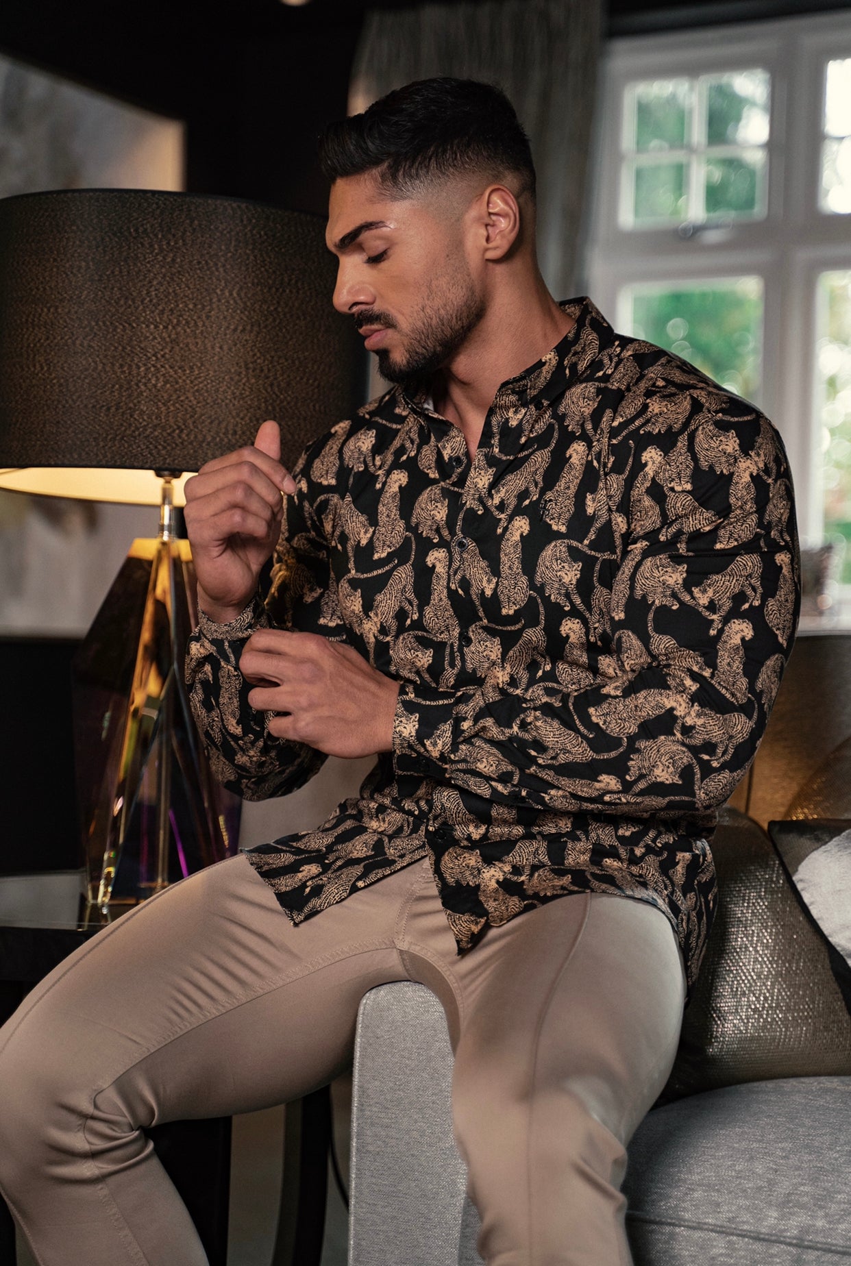 Super Slim Stretch Black / Tan Cheetah Print Long Sleeve with Button Down Collar - FS795