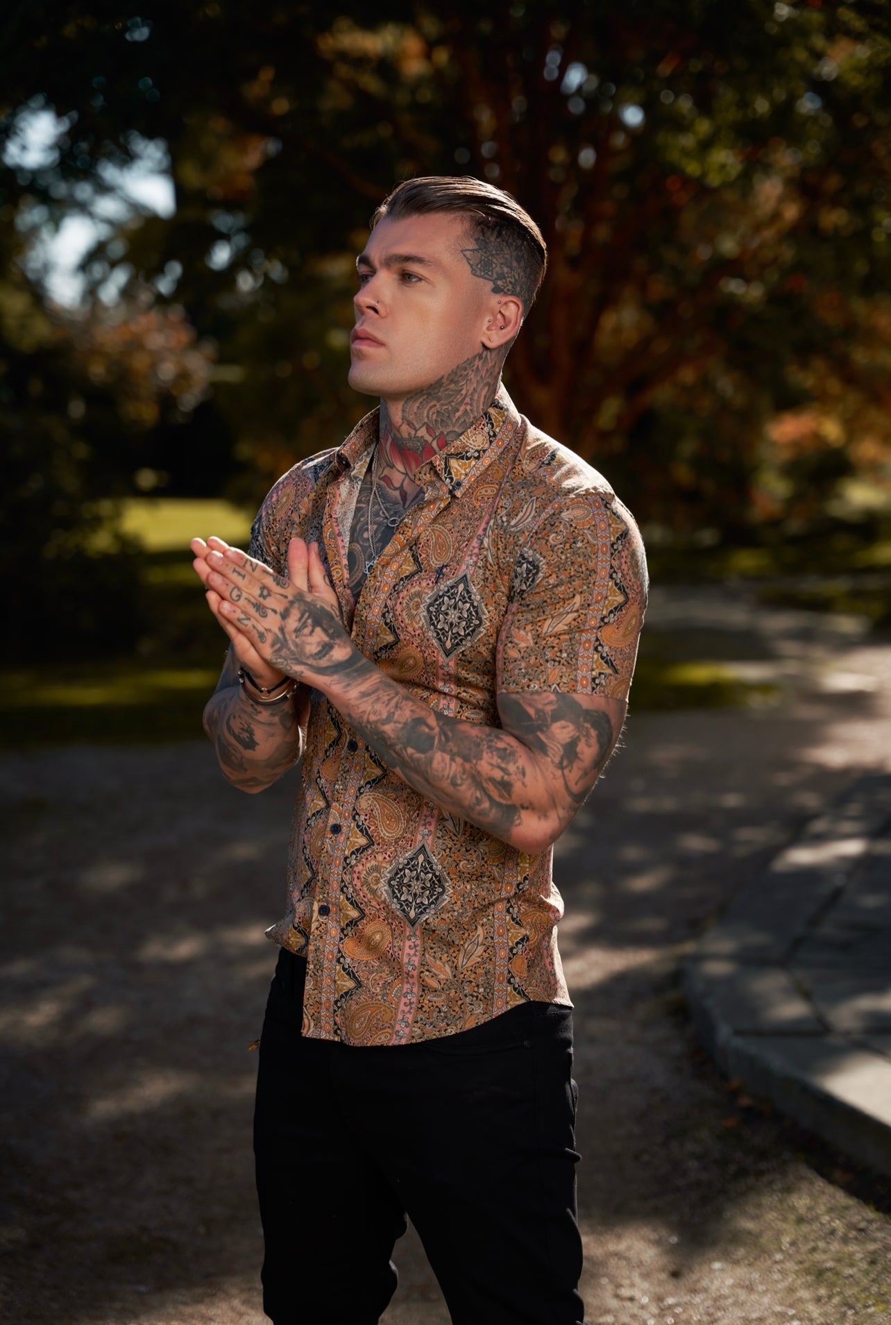 Super Slim Stretch Tan Paisley Print Short Sleeve with Button Down Collar - FS891