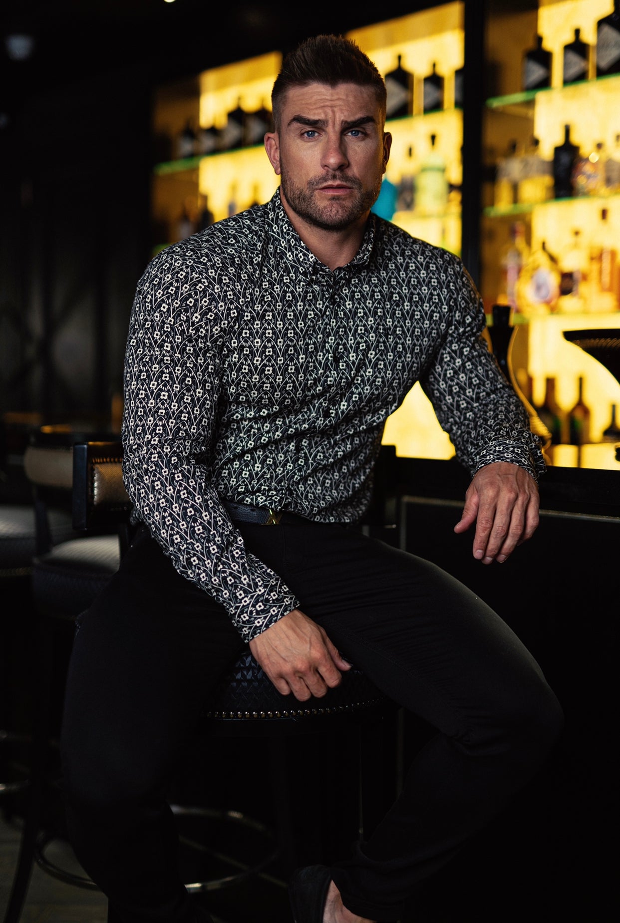 Super Slim Stretch Black and Ecru Geo Flower Print Long Sleeve with Button Down Collar - FS793