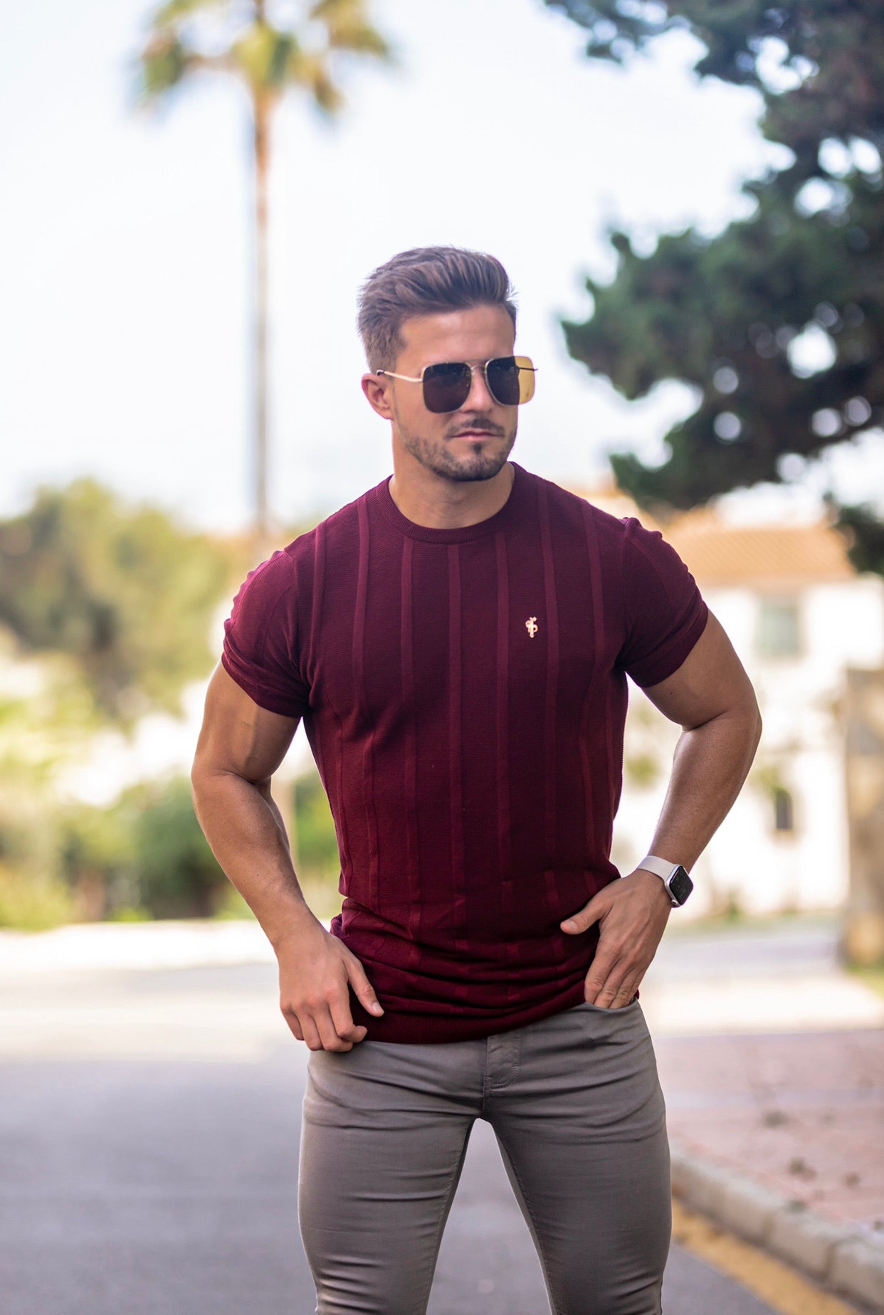 Classic Short Sleeve Burgundy Knitted Wide Rib Crew with Gold Emblem - FSH563