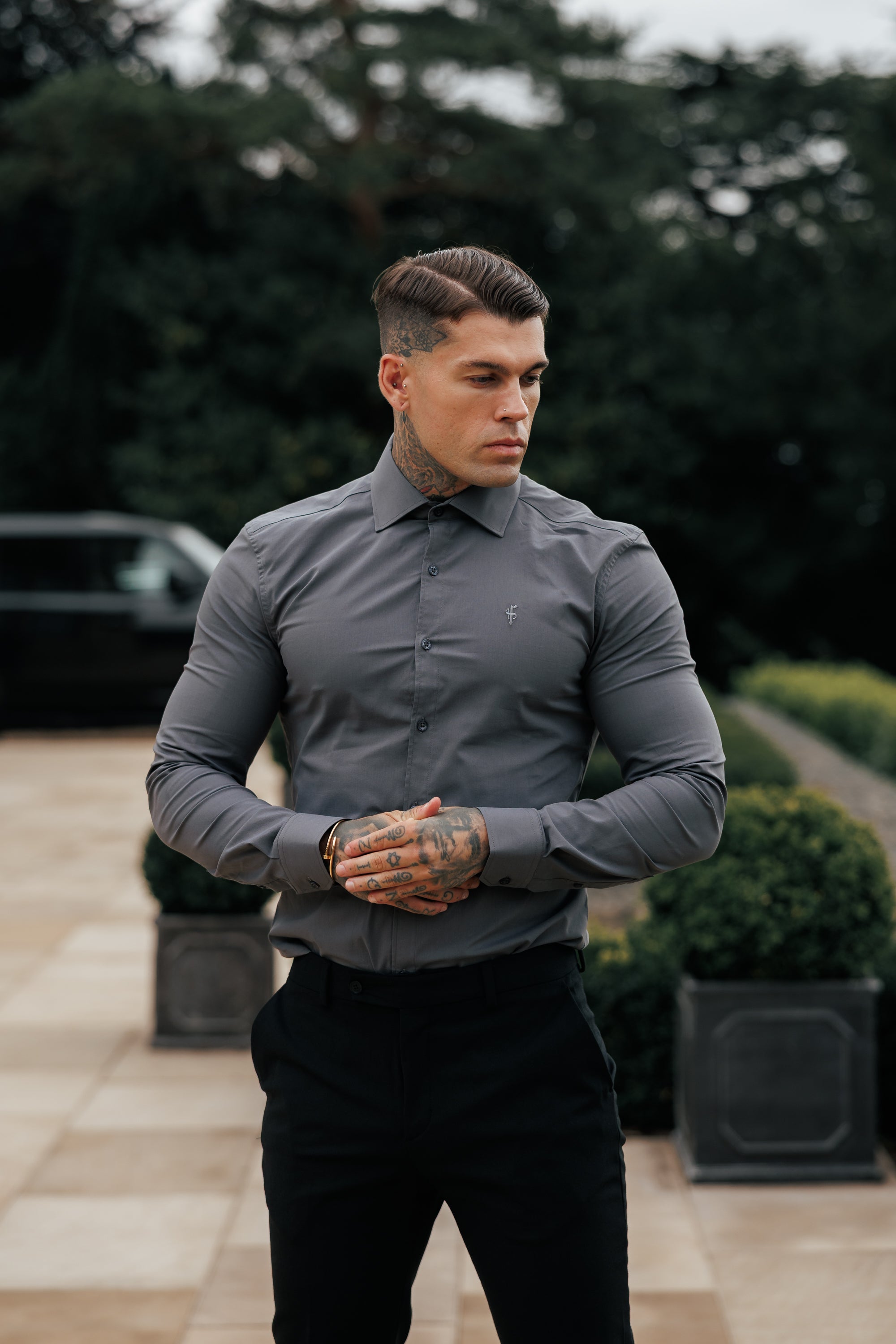 Muscle Fit Advanced Stretch Charcoal with Cutaway Collar  - FS1202