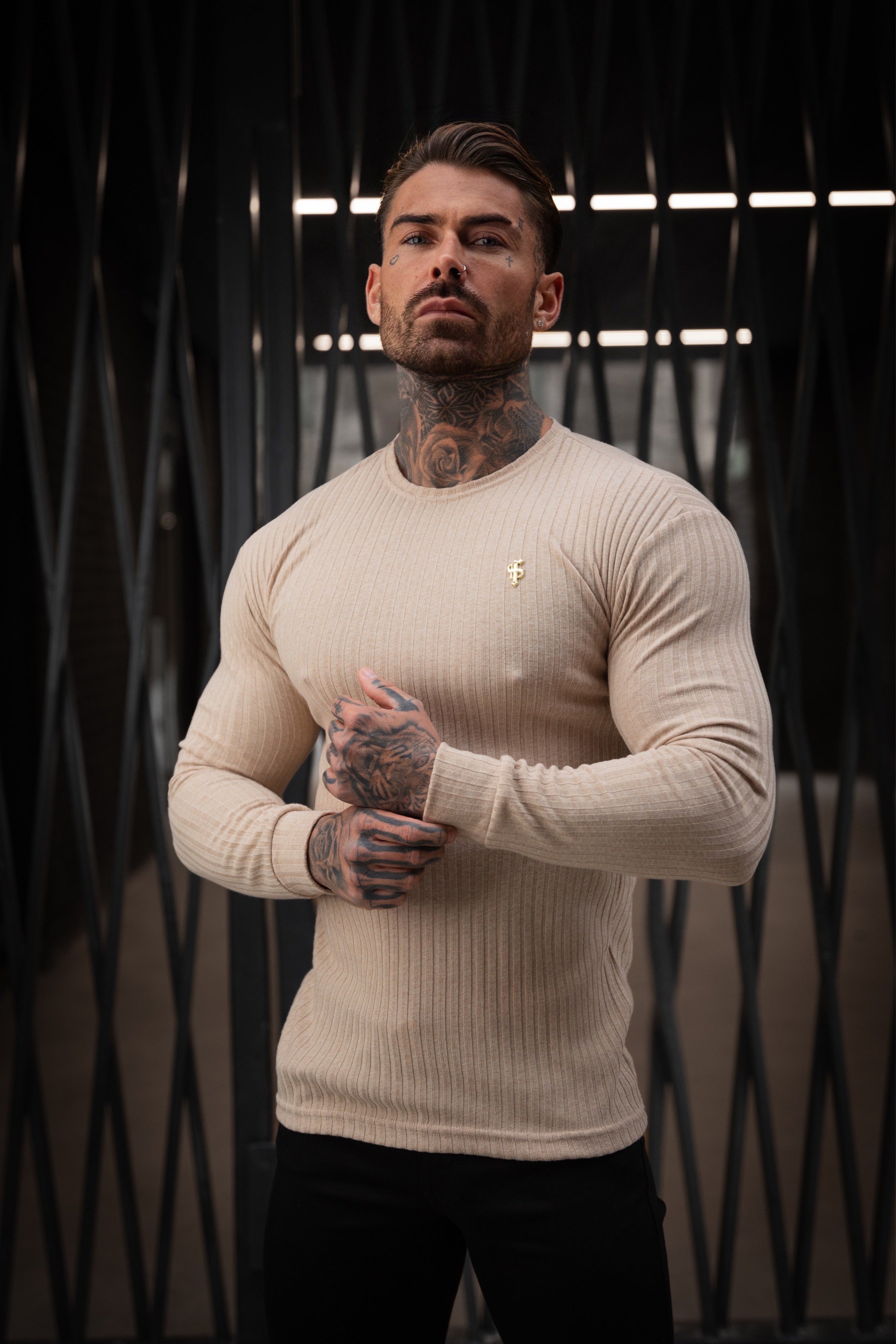 Classic Beige Ribbed Knit Jumper With Gold Metal Emblem - FSH951