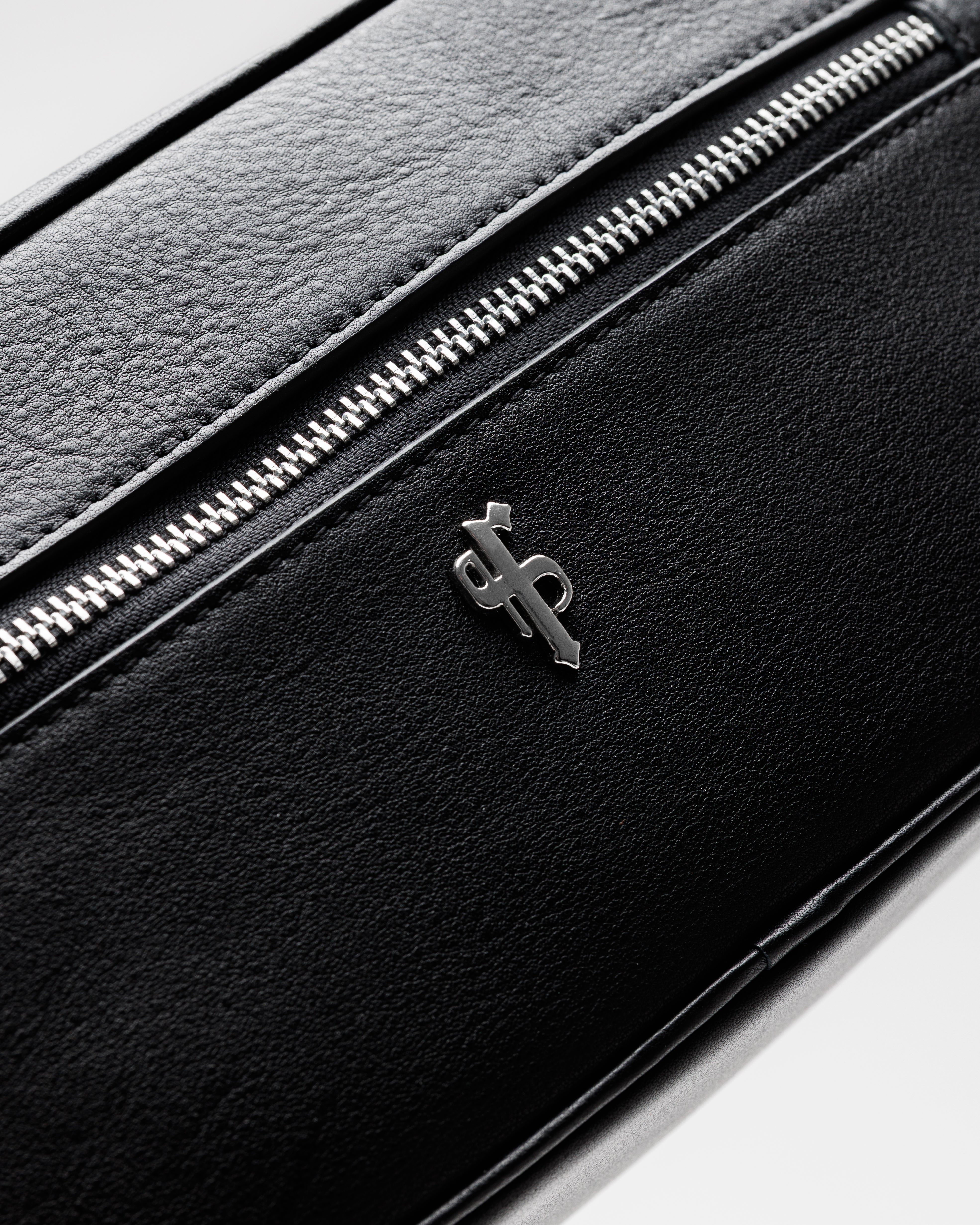 Black Leather Wash Bag - FSH1392