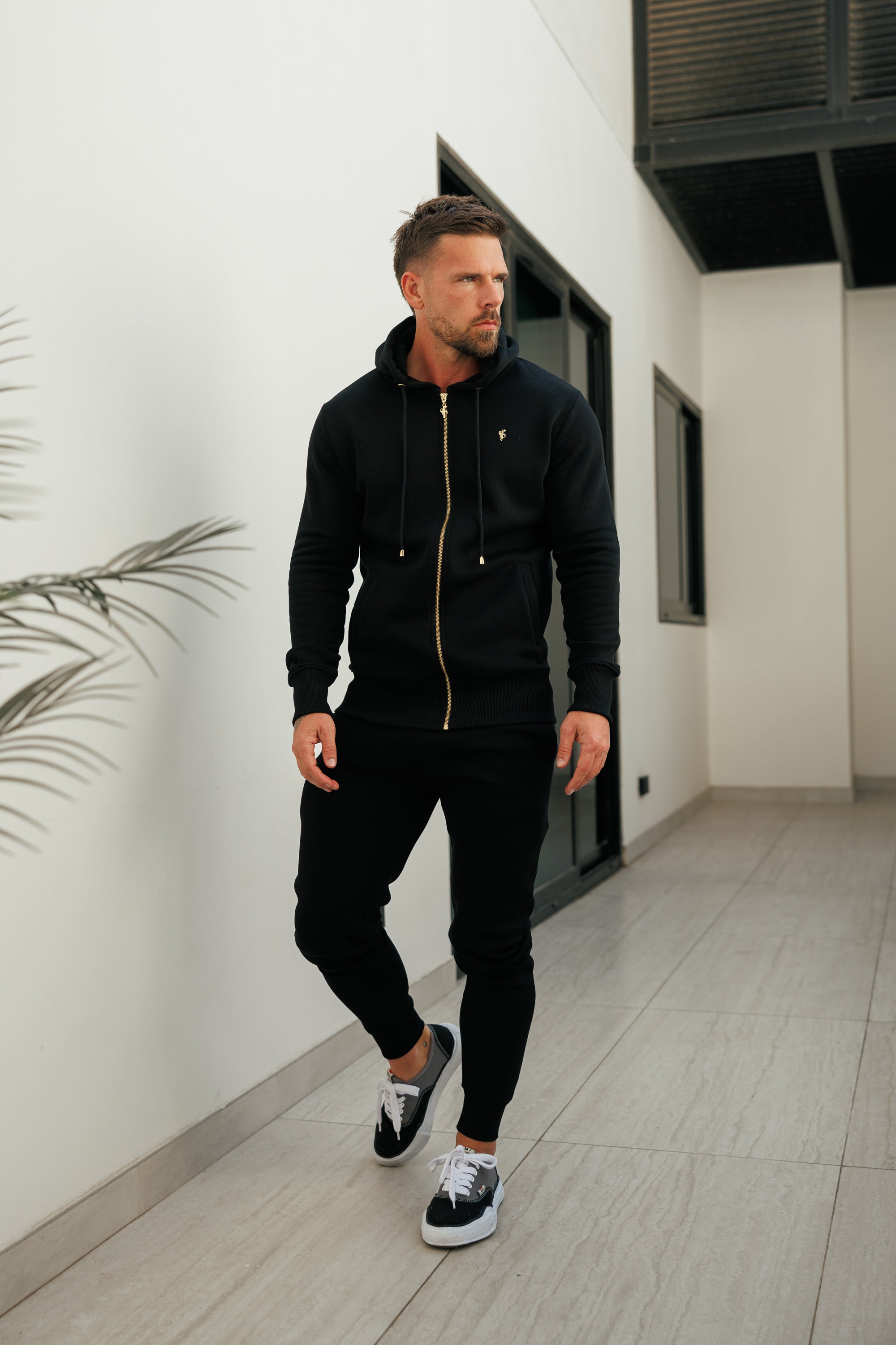 Plain Black Tracksuit Bottoms / No Branding - FSH1439