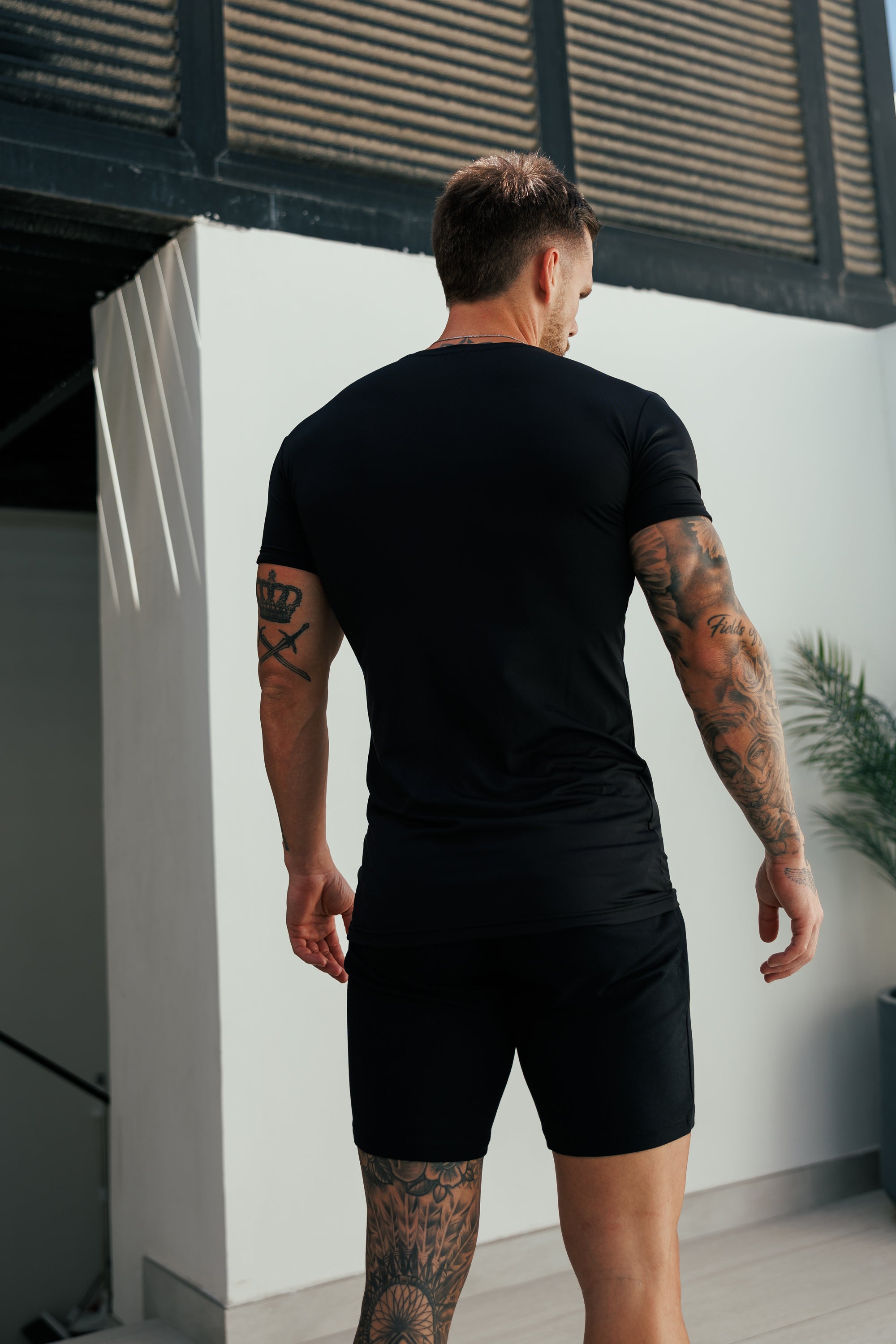 Muscle Fit Black / Red Gym Crew - FSH1441