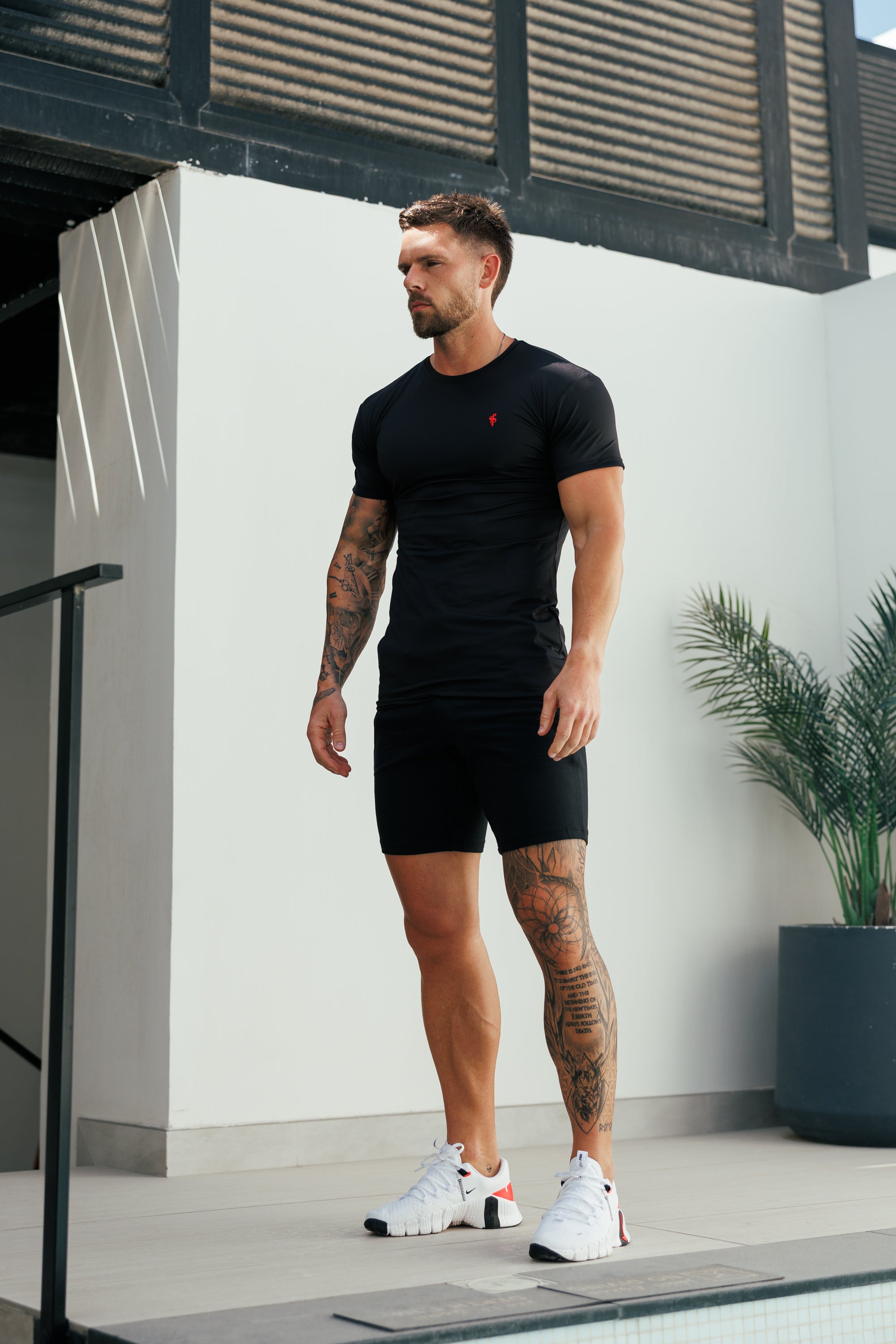 Muscle Fit Black / Red Gym Crew - FSH1441