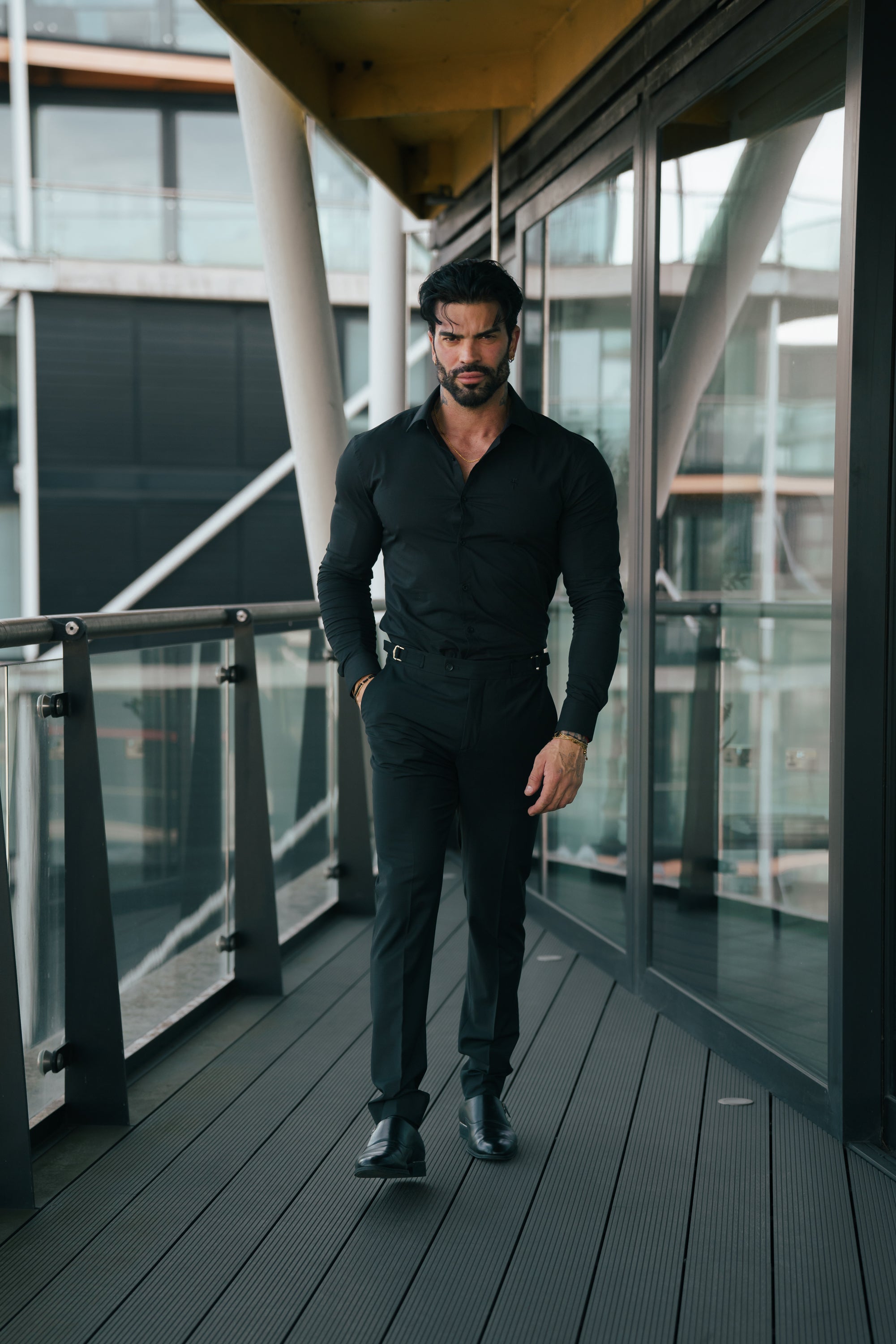 Muscle Fit Advanced Stretch Black Cutaway Collar Shirt  - FS1164