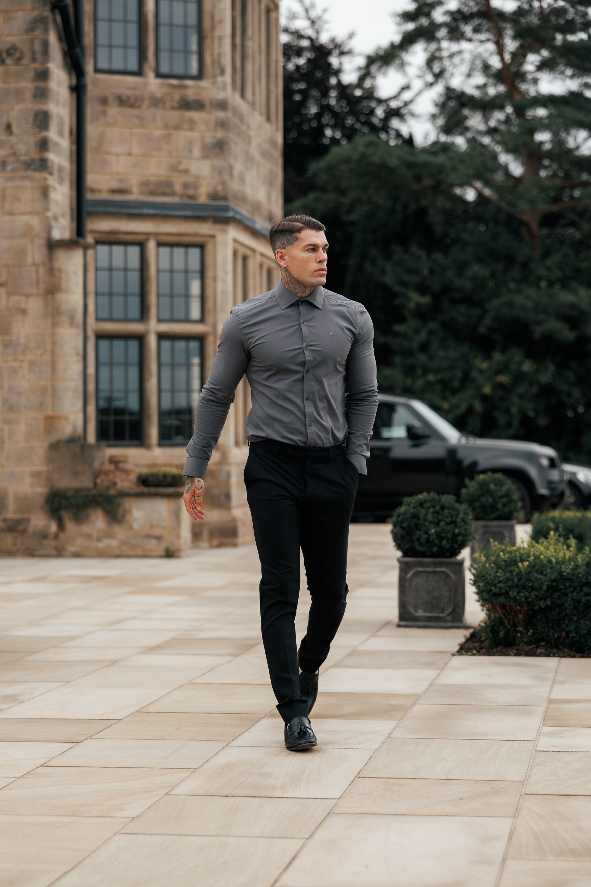 Muscle Fit Advanced Stretch Charcoal with Cutaway Collar  - FS1202