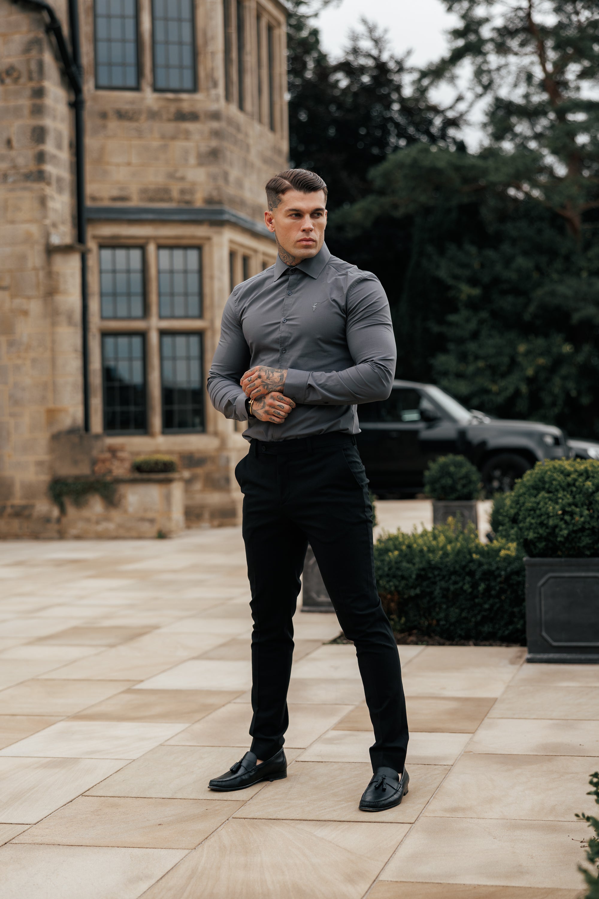 Muscle Fit Advanced Stretch Charcoal with Cutaway Collar  - FS1202