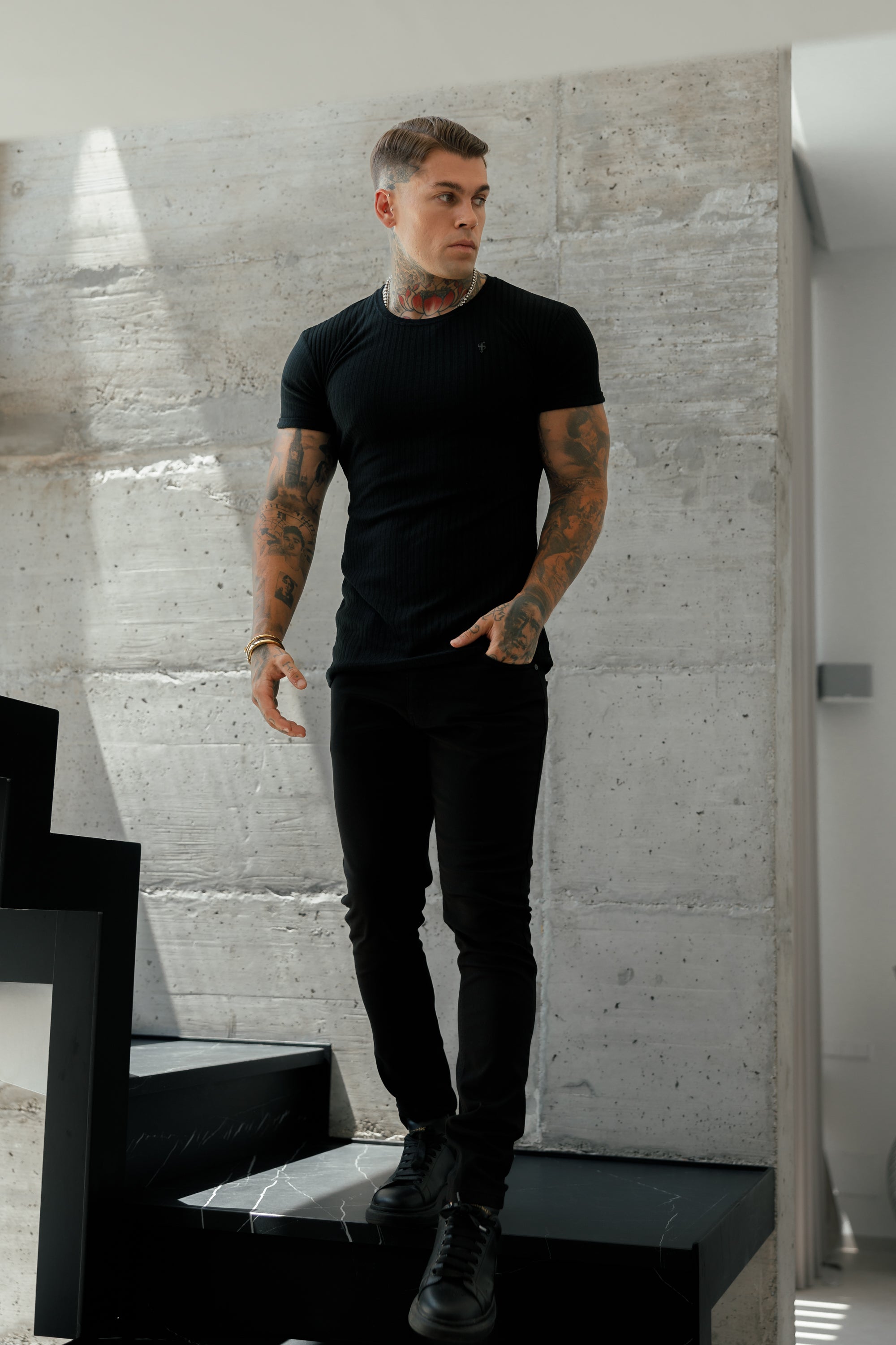 Classic Black / Black Ribbed Knit Super Slim Short Sleeve Crew - FSH1081