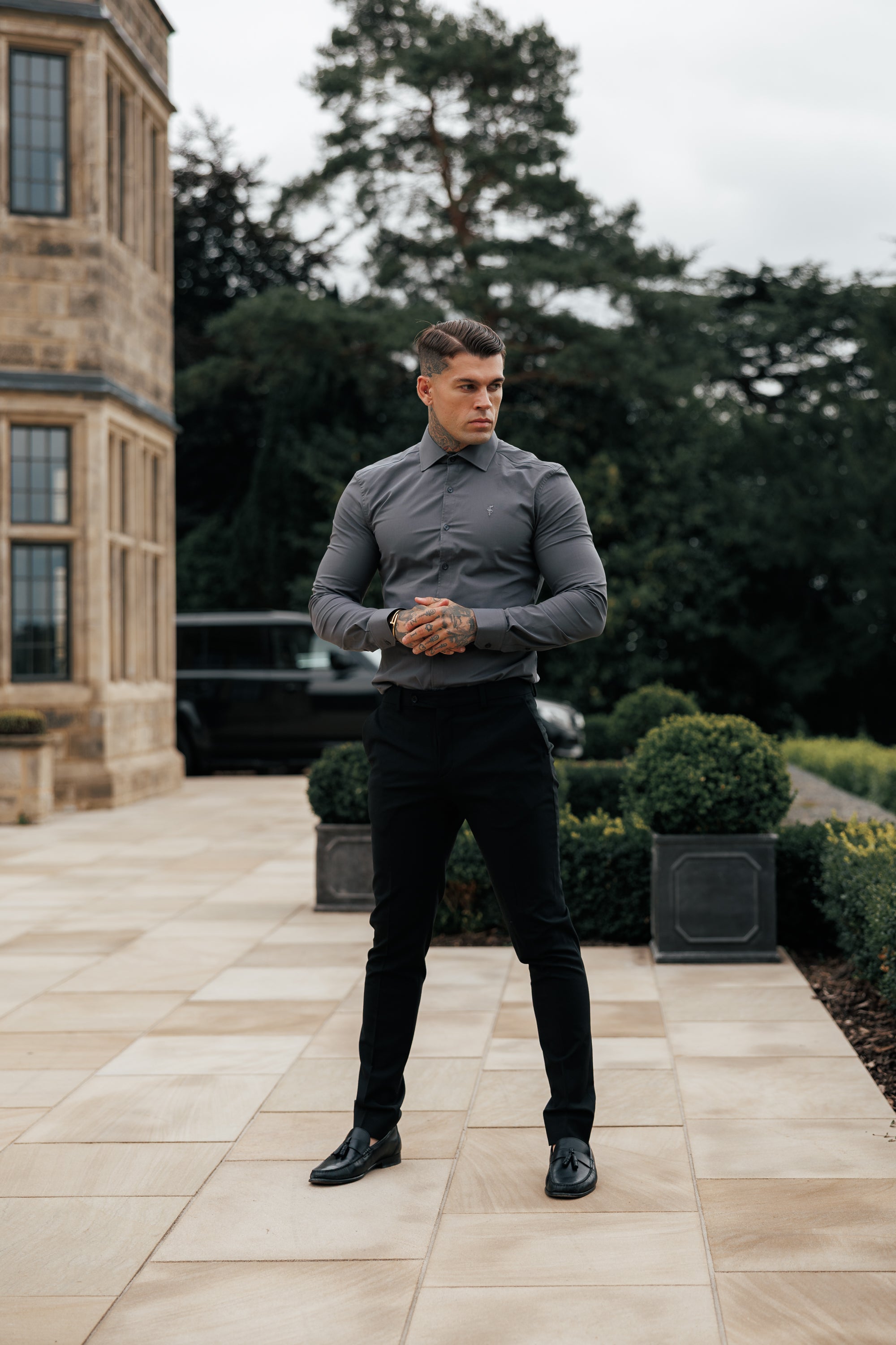 Muscle Fit Advanced Stretch Charcoal with Cutaway Collar  - FS1202