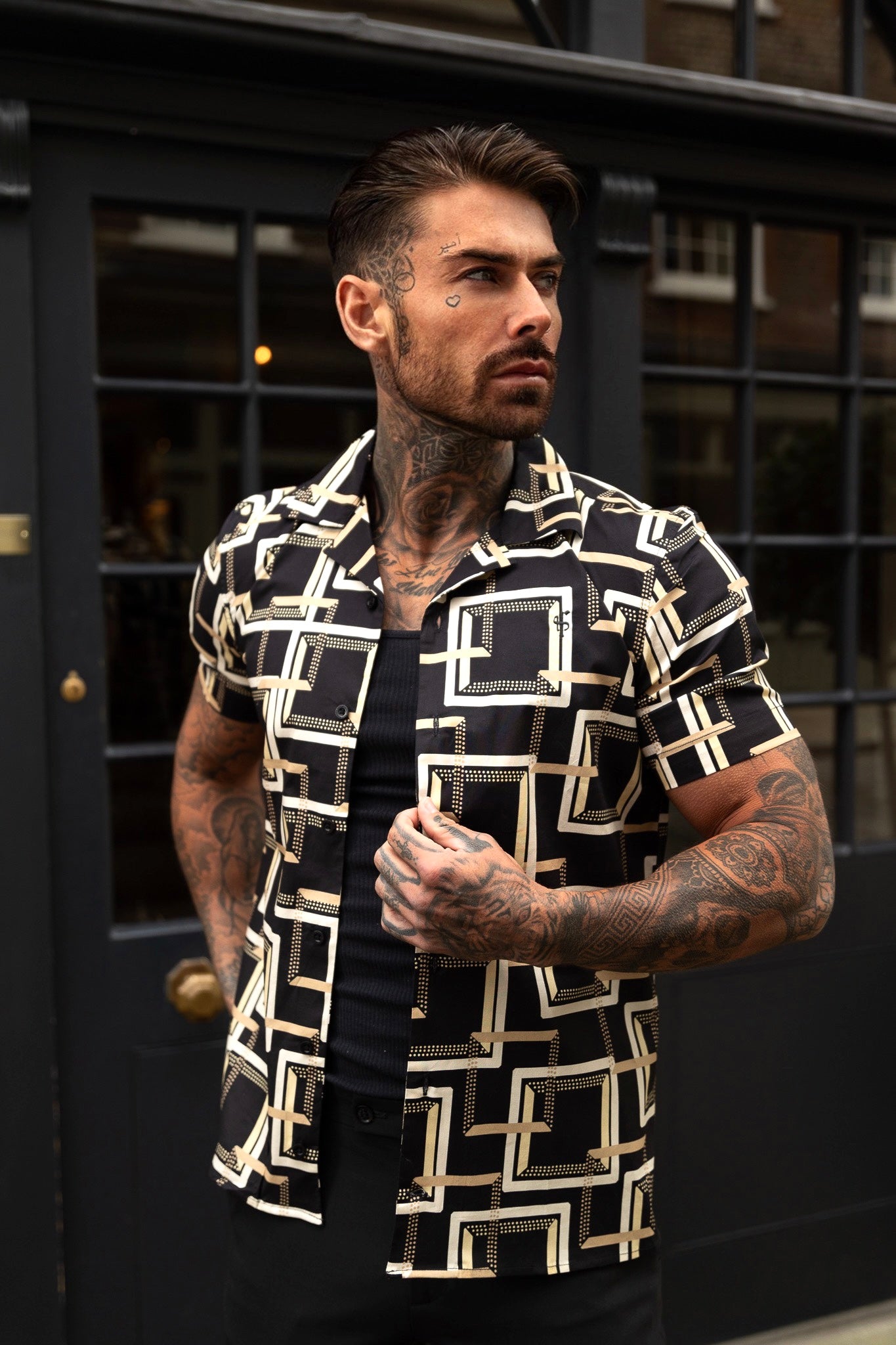 Hawaiian Boxy Black / Cream Interlinked Square Print Stretch with Revere Collar Short Sleeve - FS997