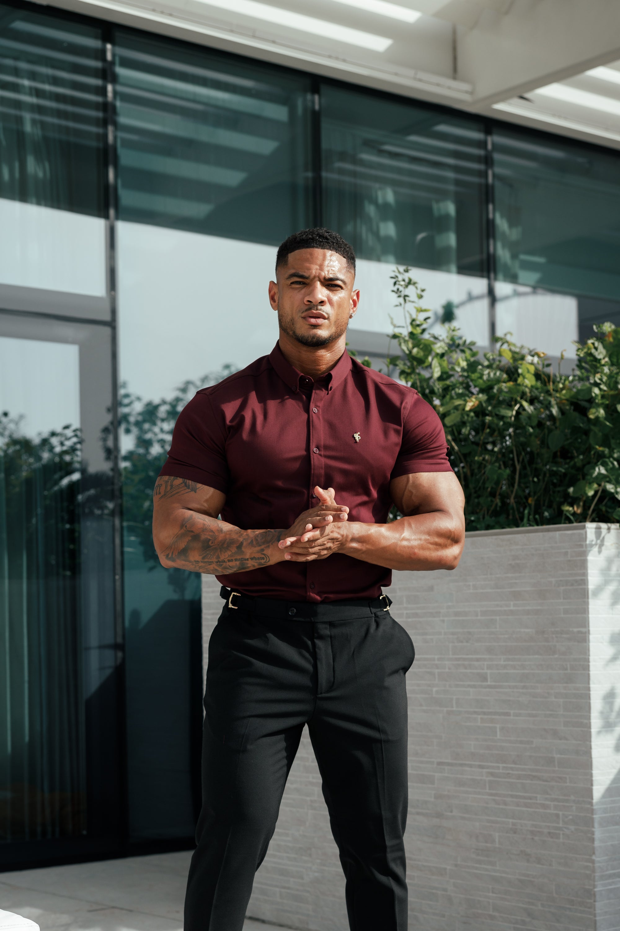 Super Slim Stretch Burgundy Denim Short Sleeve with Gold Metal Decal and Button Down Collar - FS1045