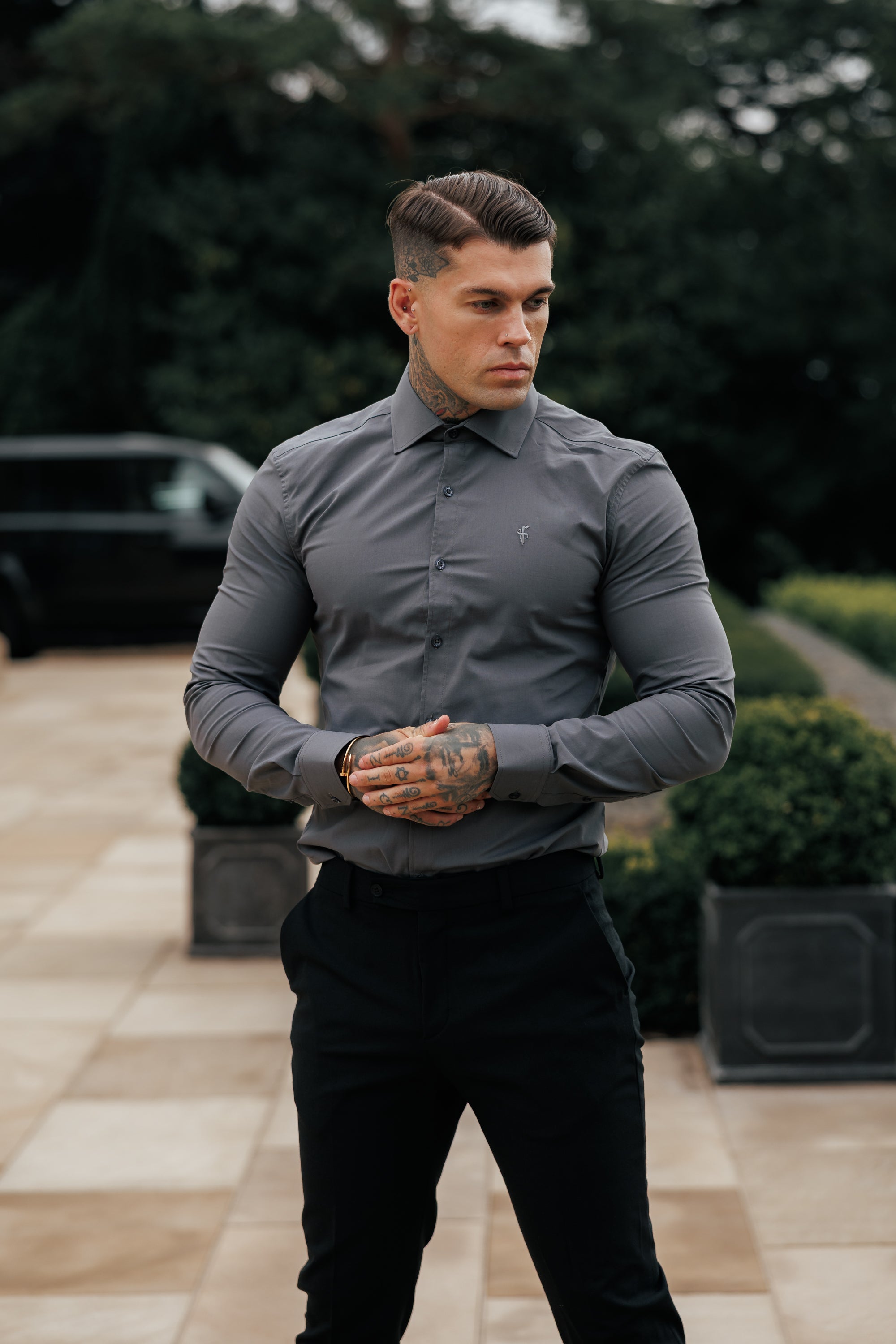 Muscle Fit Advanced Stretch Charcoal with Cutaway Collar  - FS1202