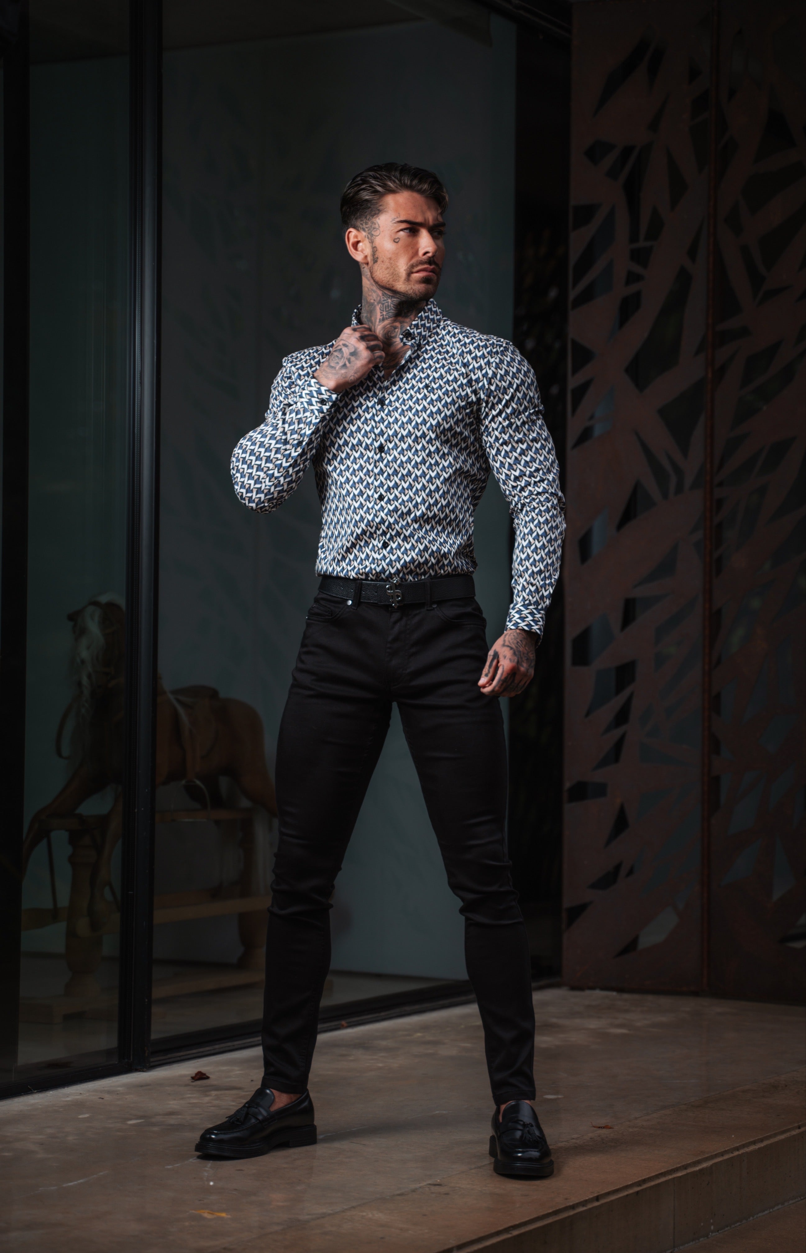 Super Slim Stretch Blue / Beige Chevron Print Long Sleeve with Button Down Collar - FS902