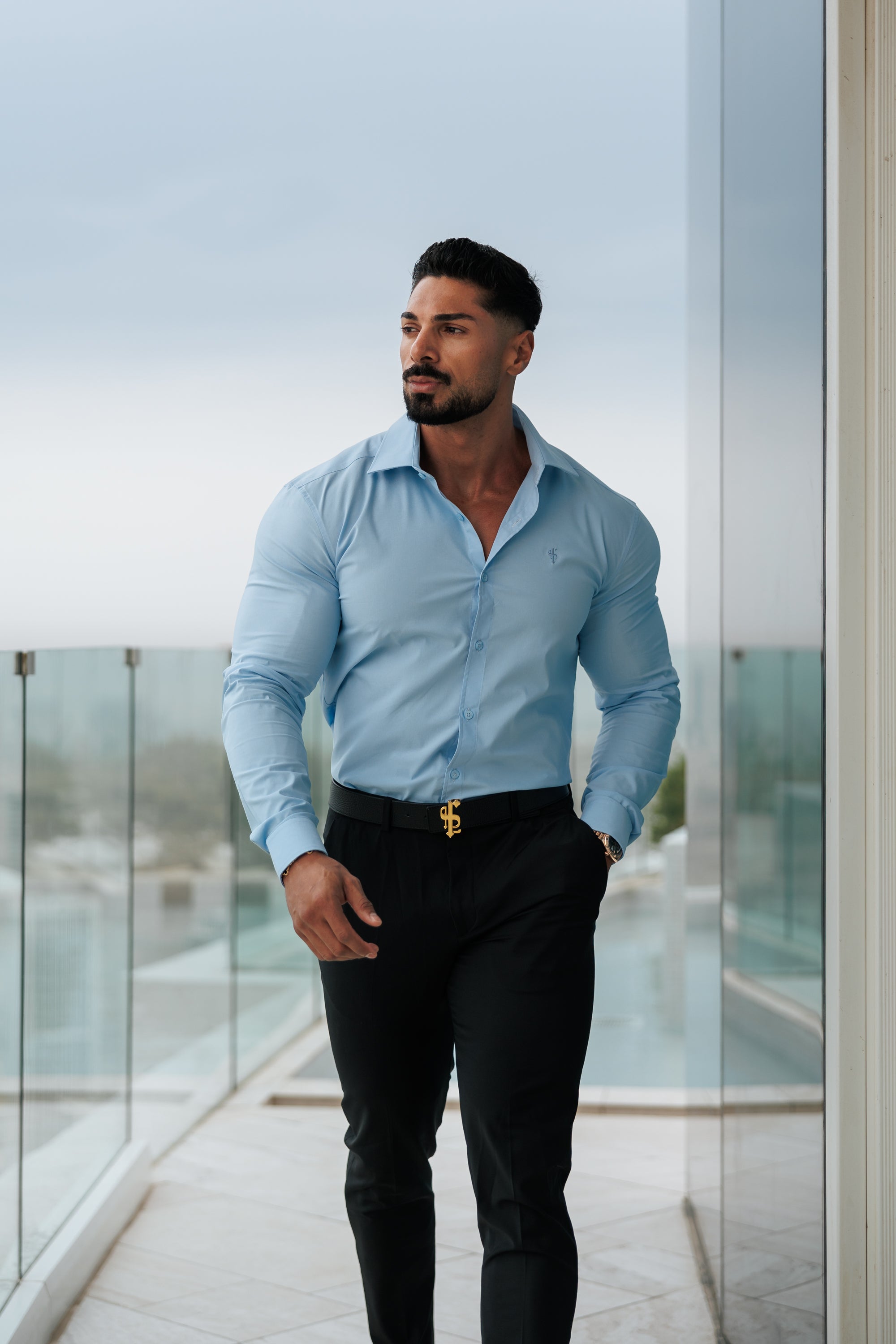 Muscle Fit Advanced Stretch Light Blue with Cutaway Collar  - FS1165
