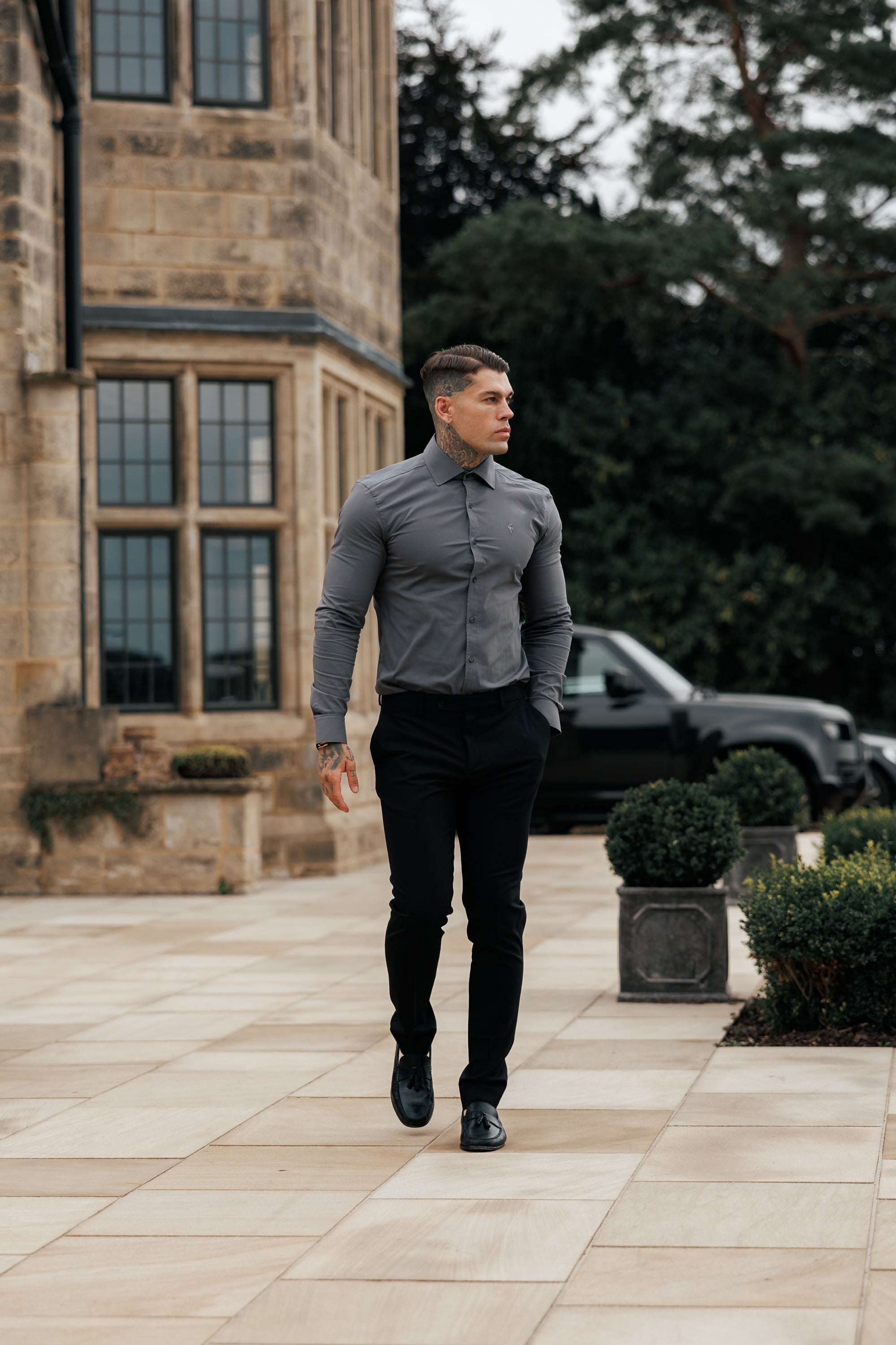 Muscle Fit Advanced Stretch Charcoal with Cutaway Collar  - FS1202