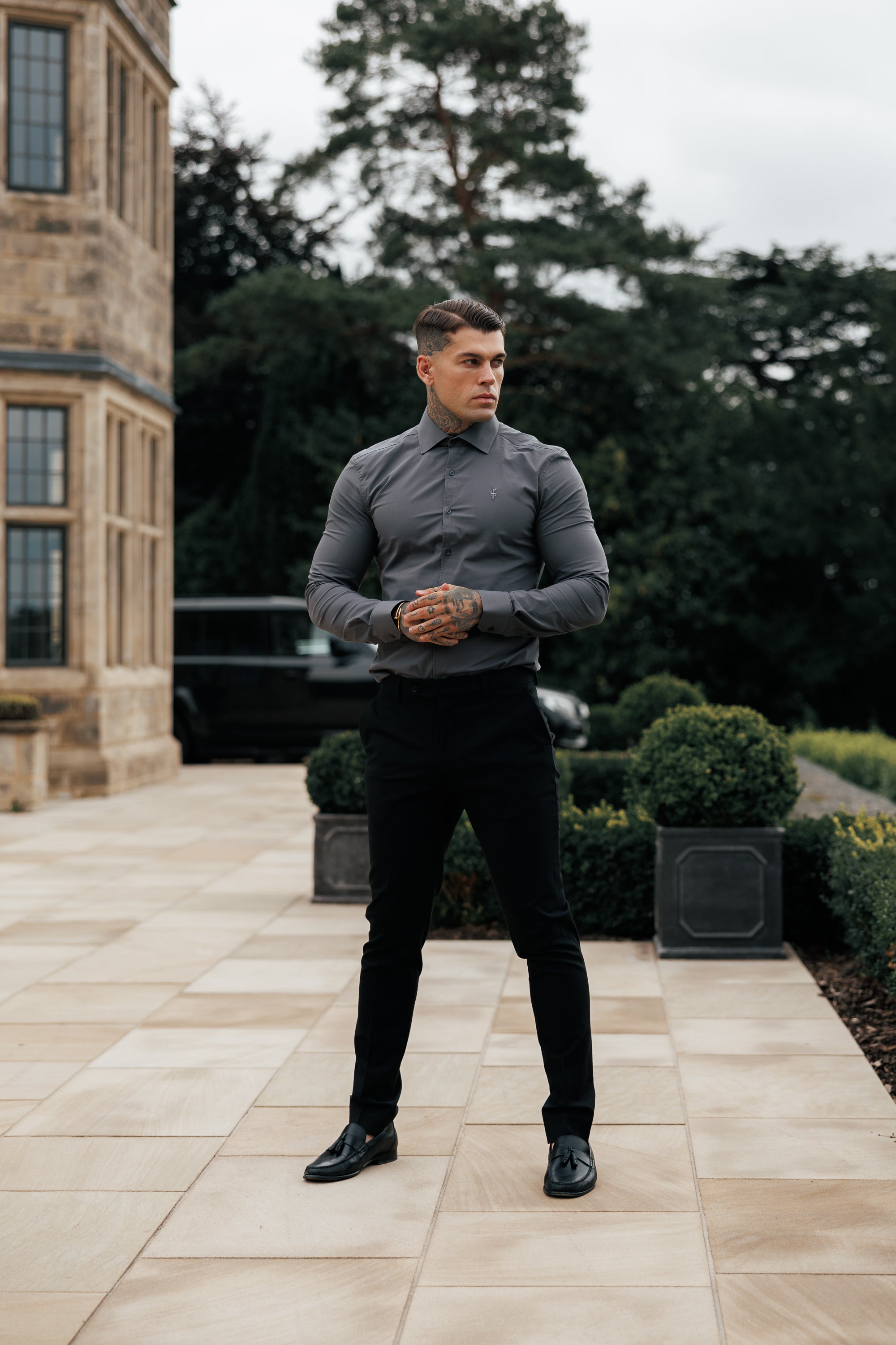 Muscle Fit Advanced Stretch Charcoal with Cutaway Collar  - FS1202