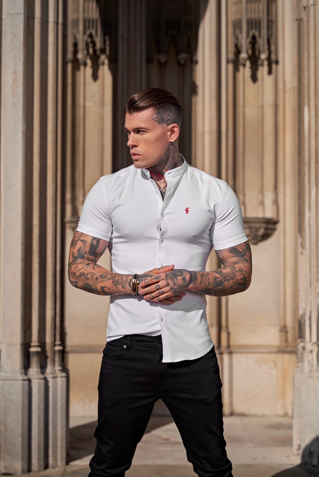 Super Slim Scuba White / Red Short Sleeve Stretch With Grandad Collar - FS932