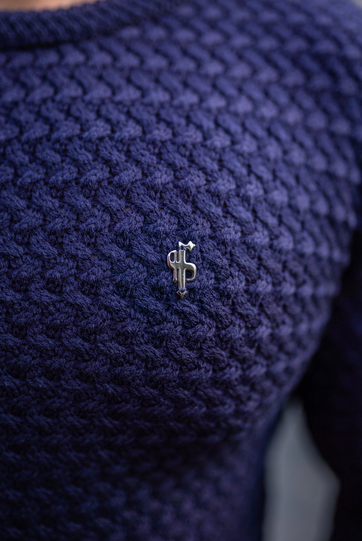 Navy Knitted Weave Super Slim Jumper With Metal Decal - FSJ013
